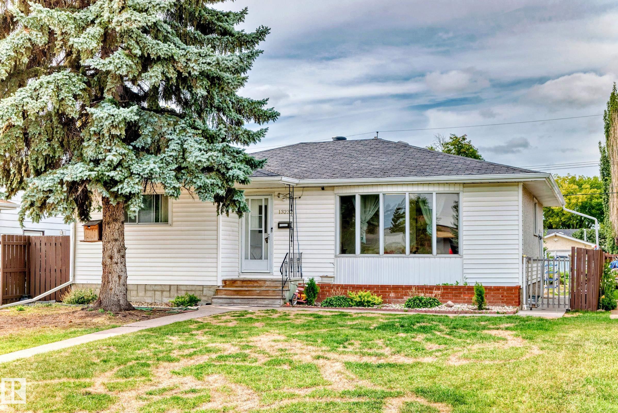 13232 115 Street NW, Kensington, Edmonton 