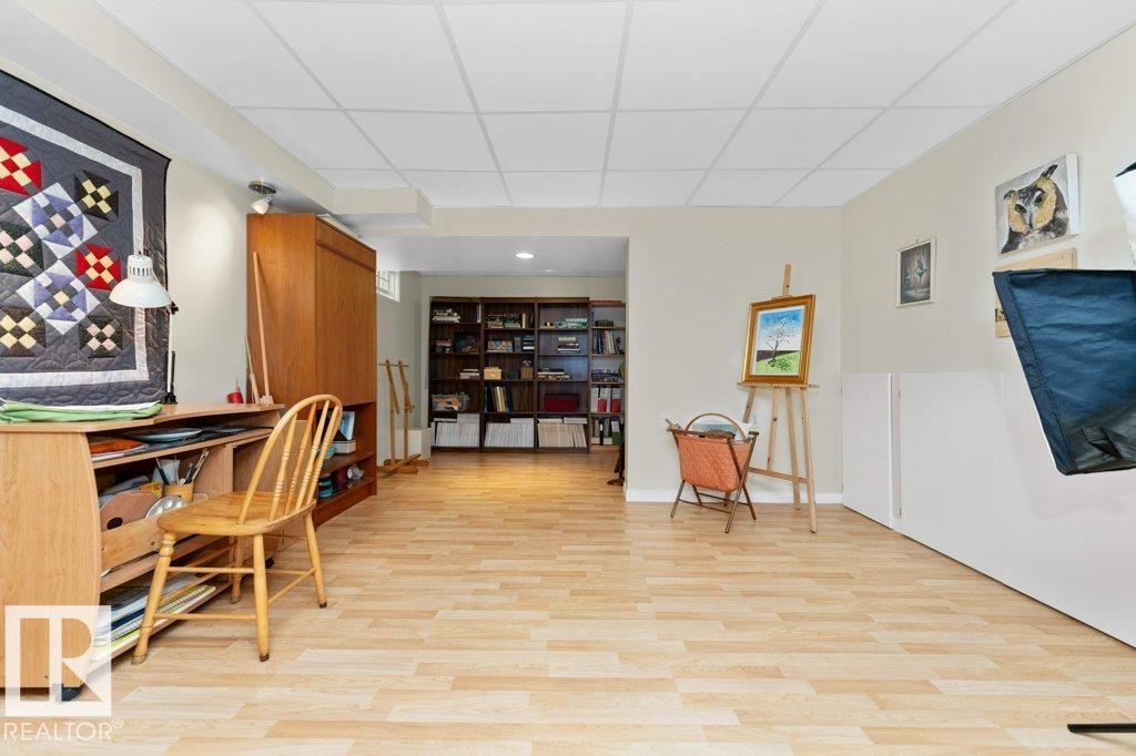 http://cdnparap120.paragonrels.com/ParagonImages/Property/p12/RAE/225367027/46/0/0/70a66effcdfc261c203714cfaf81d1af/1/7cd90e09ffe7fde6df3ee9646bd2b1eb/225367027-229b81b4-f1e6-47f6-8c6e-df632f8c70e8.JPG