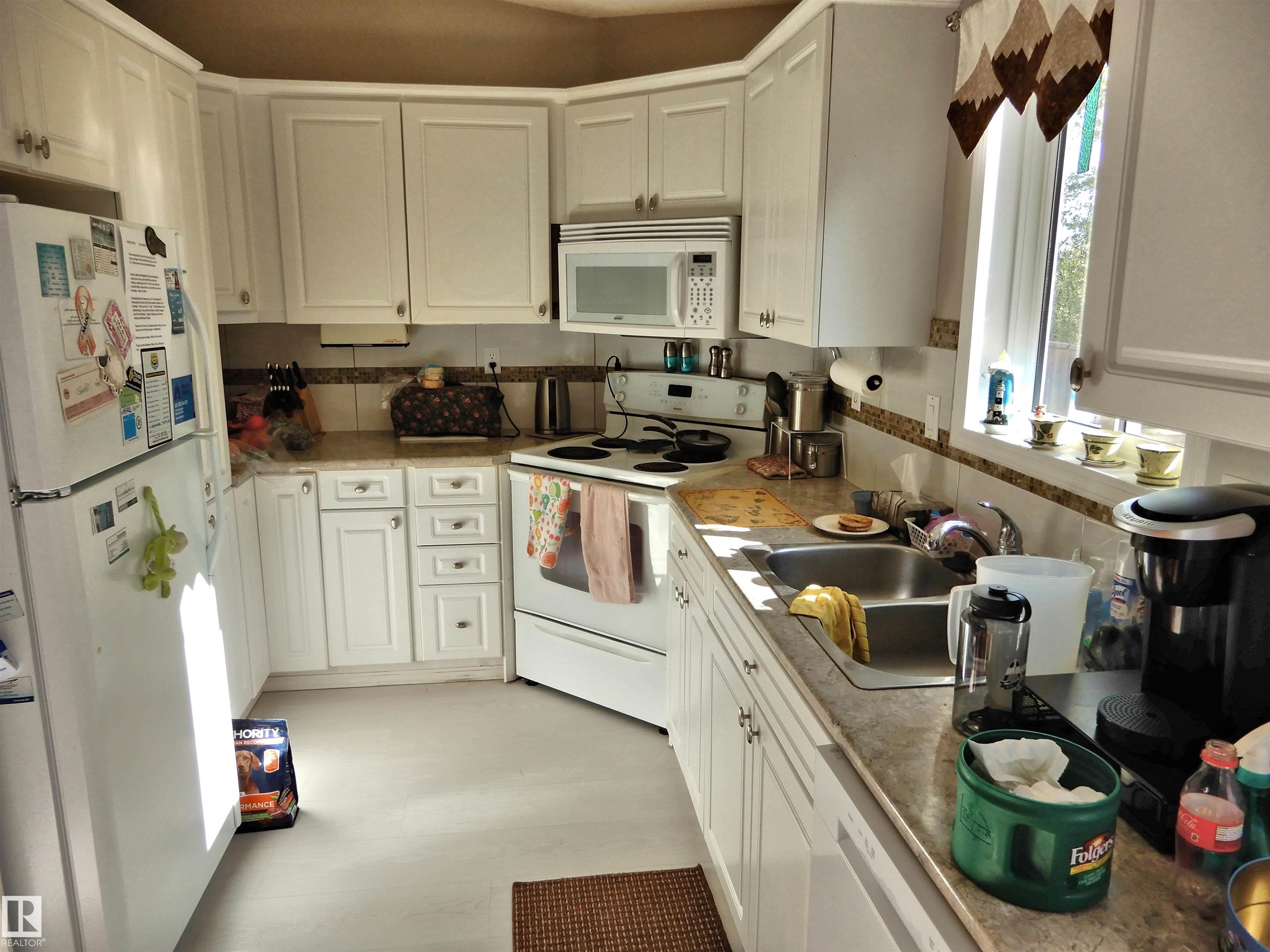 Photo 3 at 10111 105 Street, Morinville