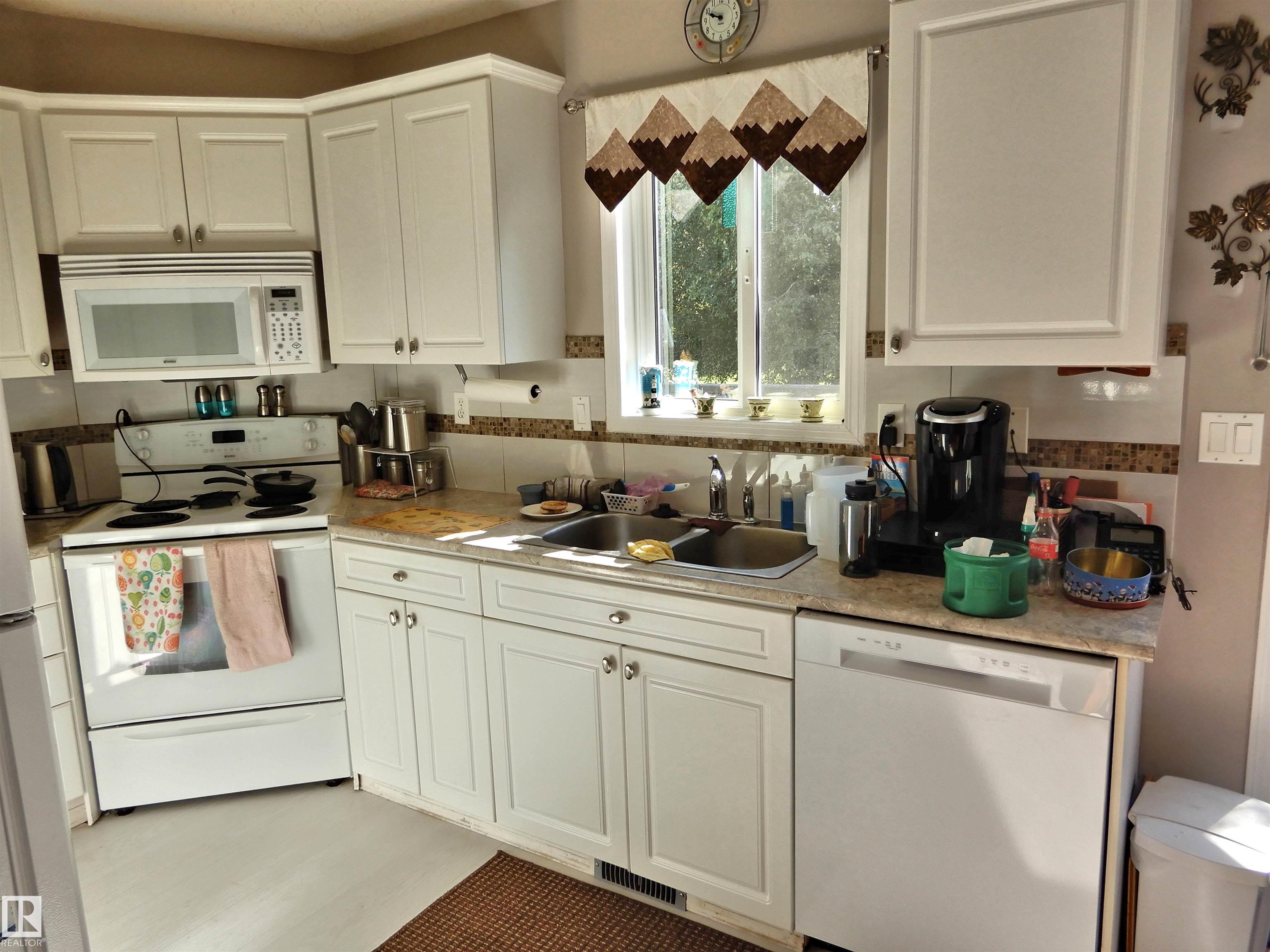 Photo 4 at 10111 105 Street, Morinville