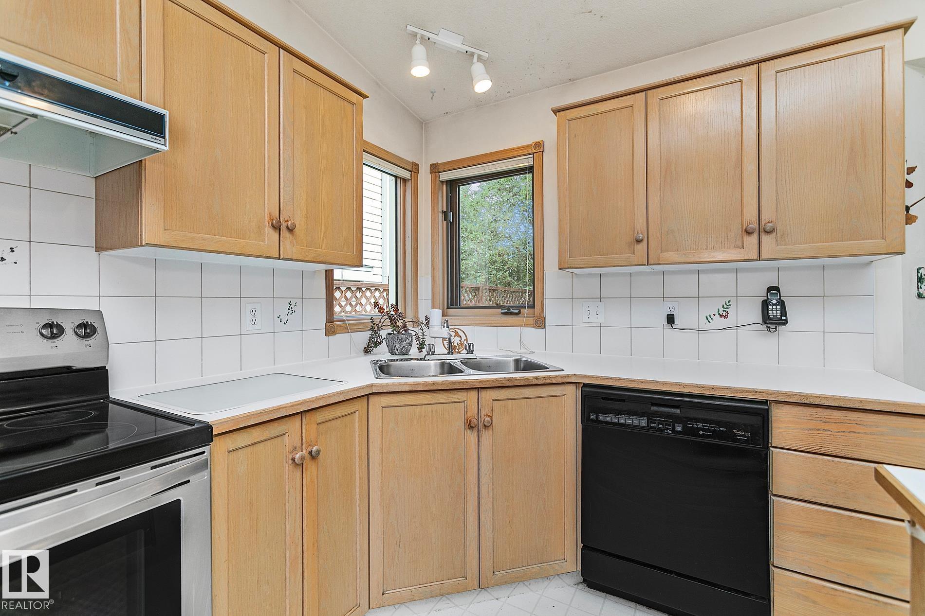 Photo 18 at 44 Charlton Road, Charlton Heights, Sherwood Park