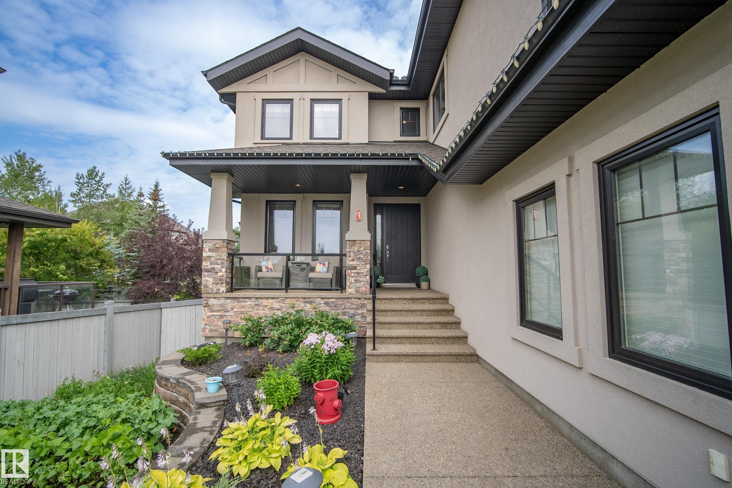 Photo 2 at 9 Lacroix Close, Lacombe Park, St. Albert