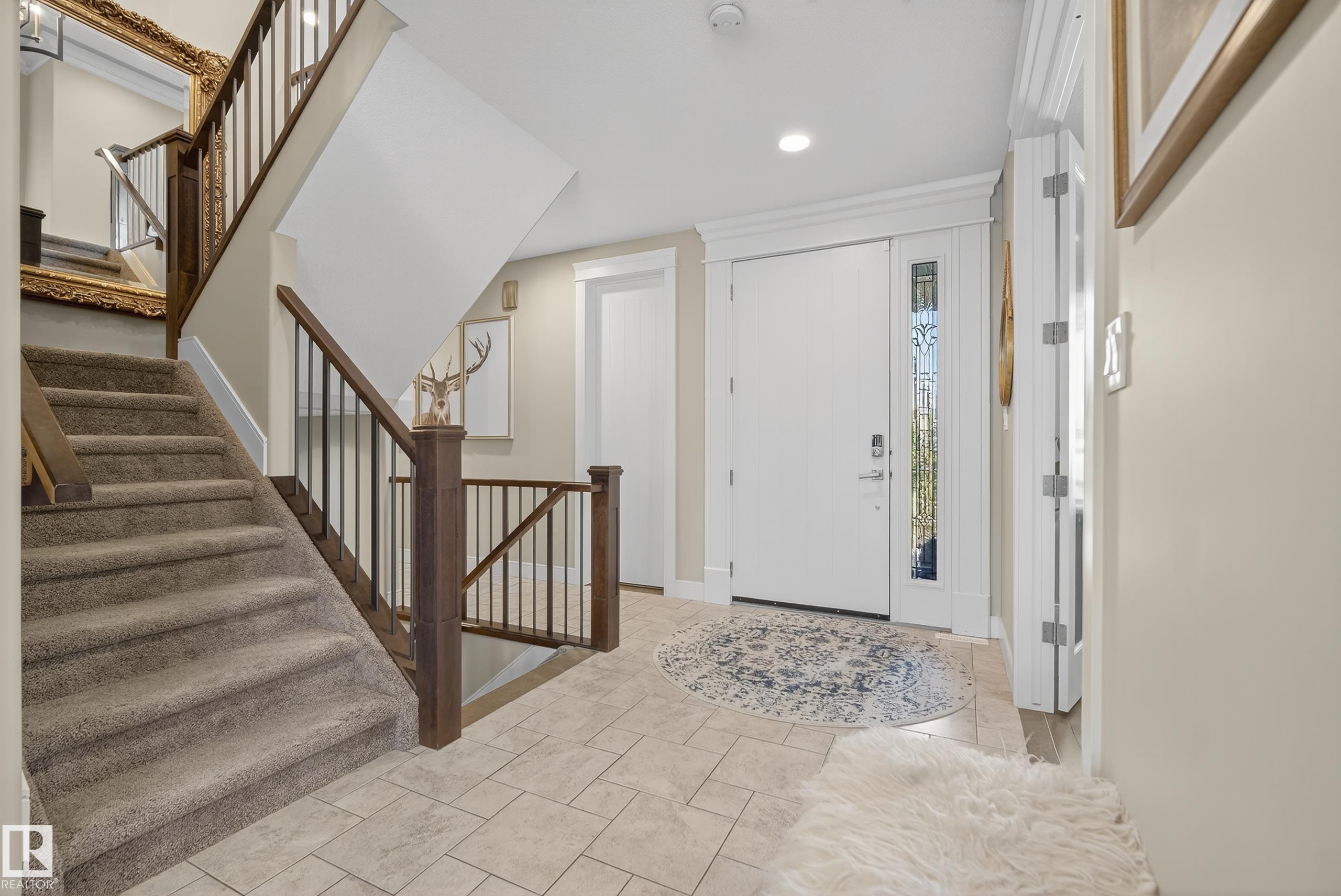 Photo 3 at 9 Lacroix Close, Lacombe Park, St. Albert