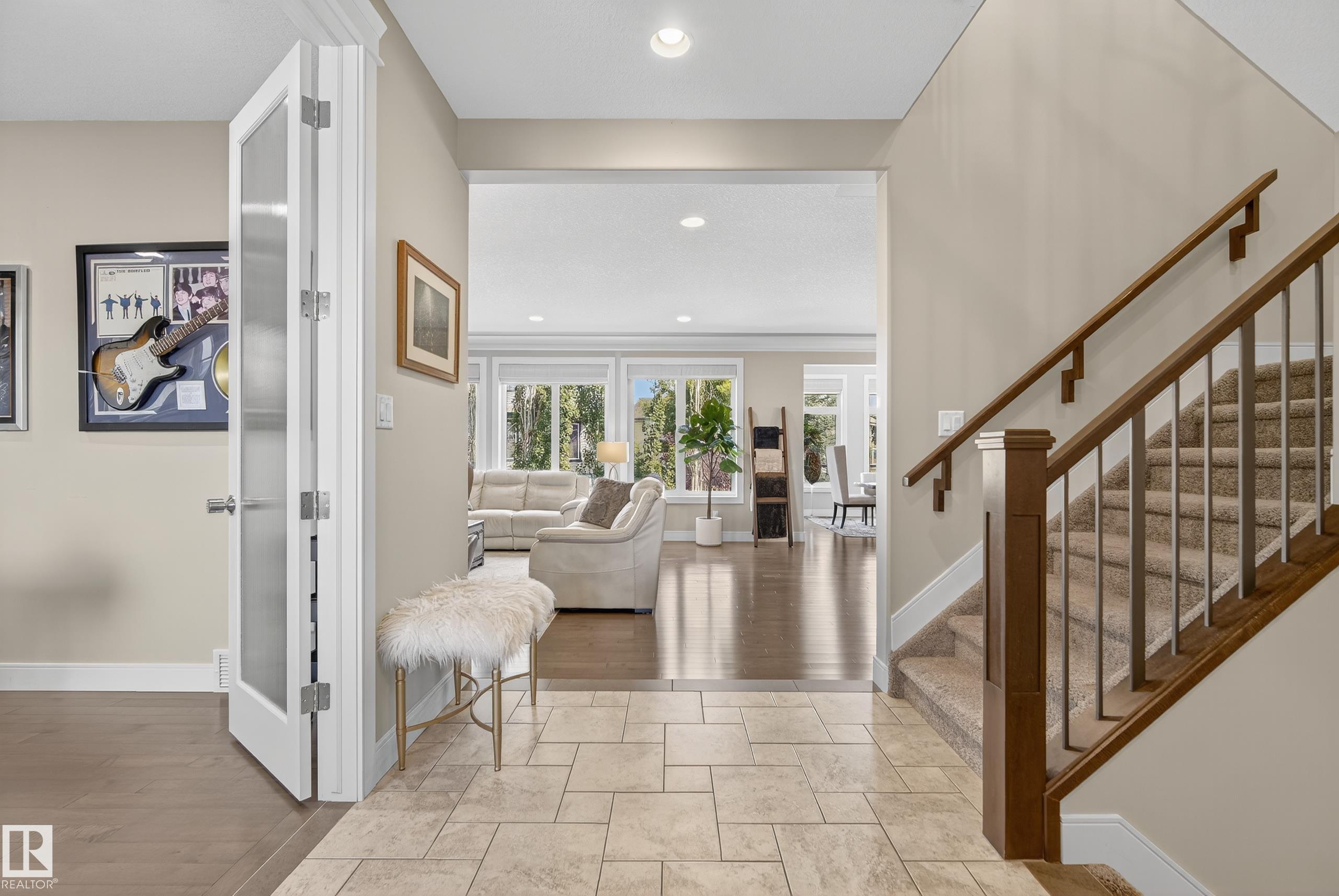 Photo 4 at 9 Lacroix Close, Lacombe Park, St. Albert