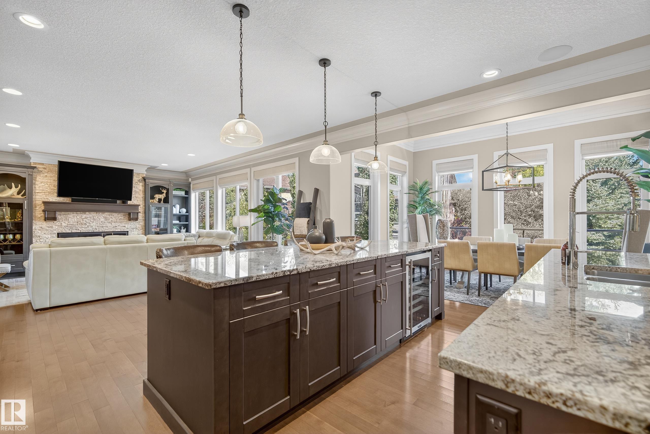 Photo 8 at 9 Lacroix Close, Lacombe Park, St. Albert