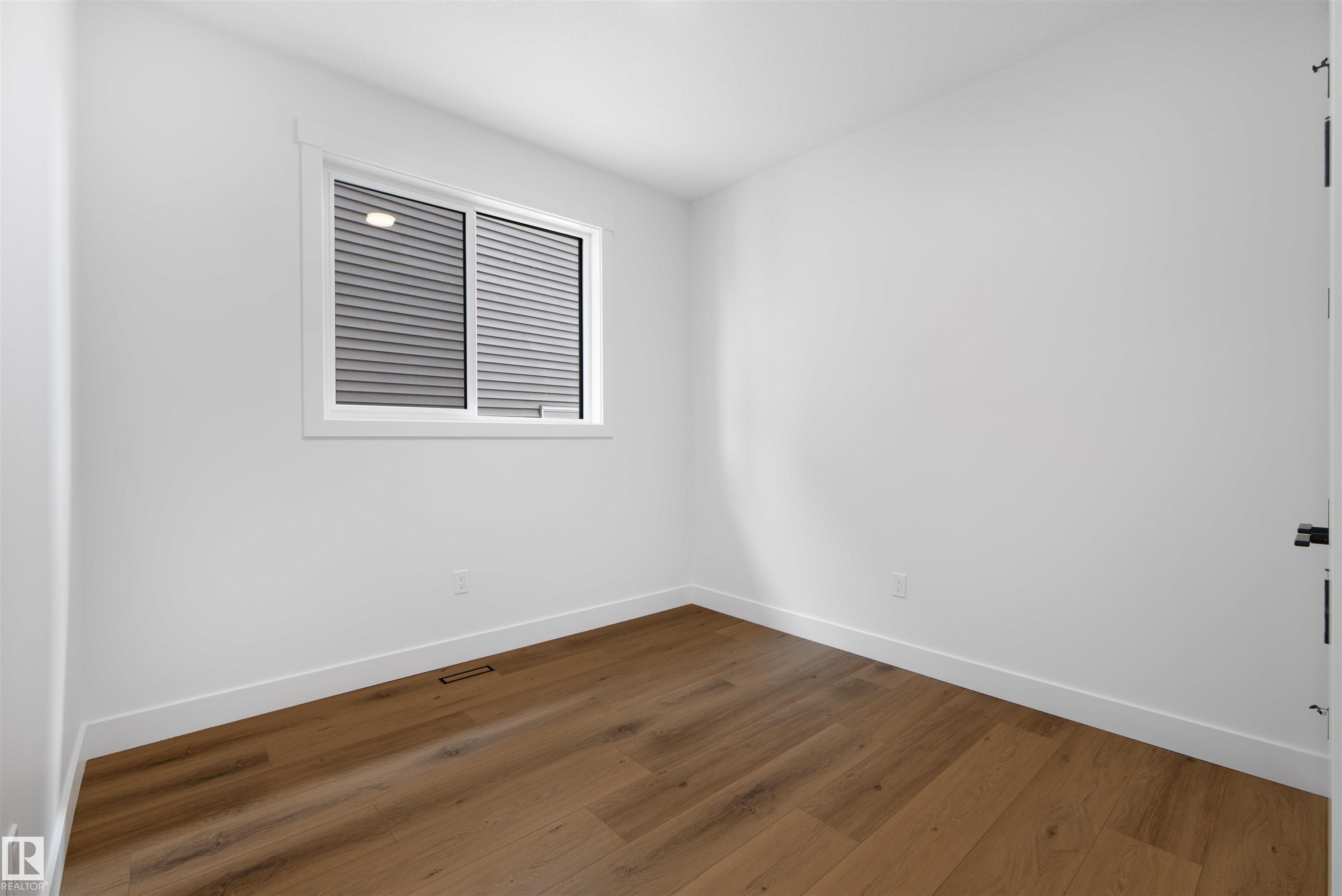 Photo 18 at 7 Sydwyck Circle, Fenwyck, Spruce Grove