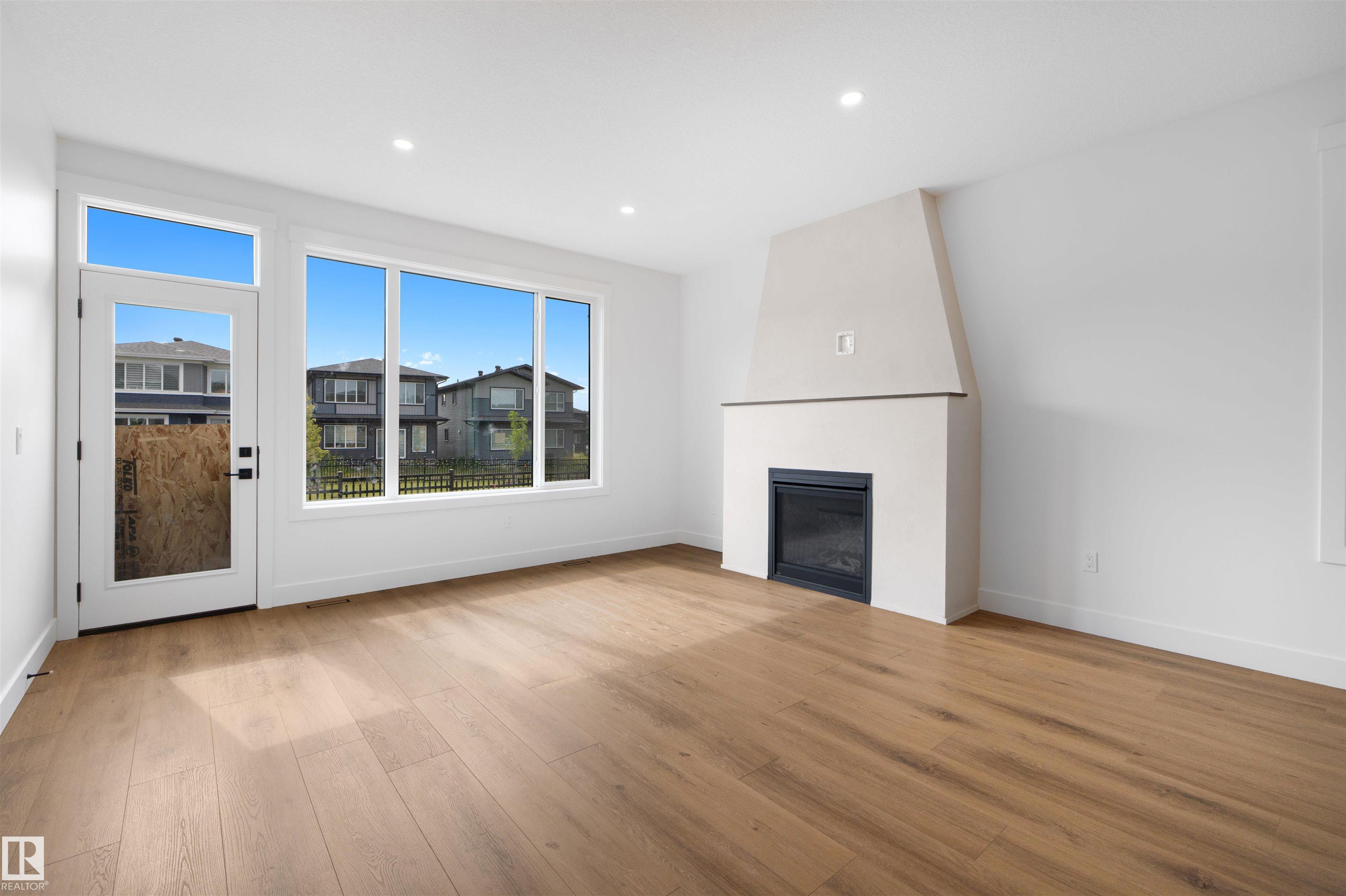 Photo 4 at 7 Sydwyck Circle, Fenwyck, Spruce Grove