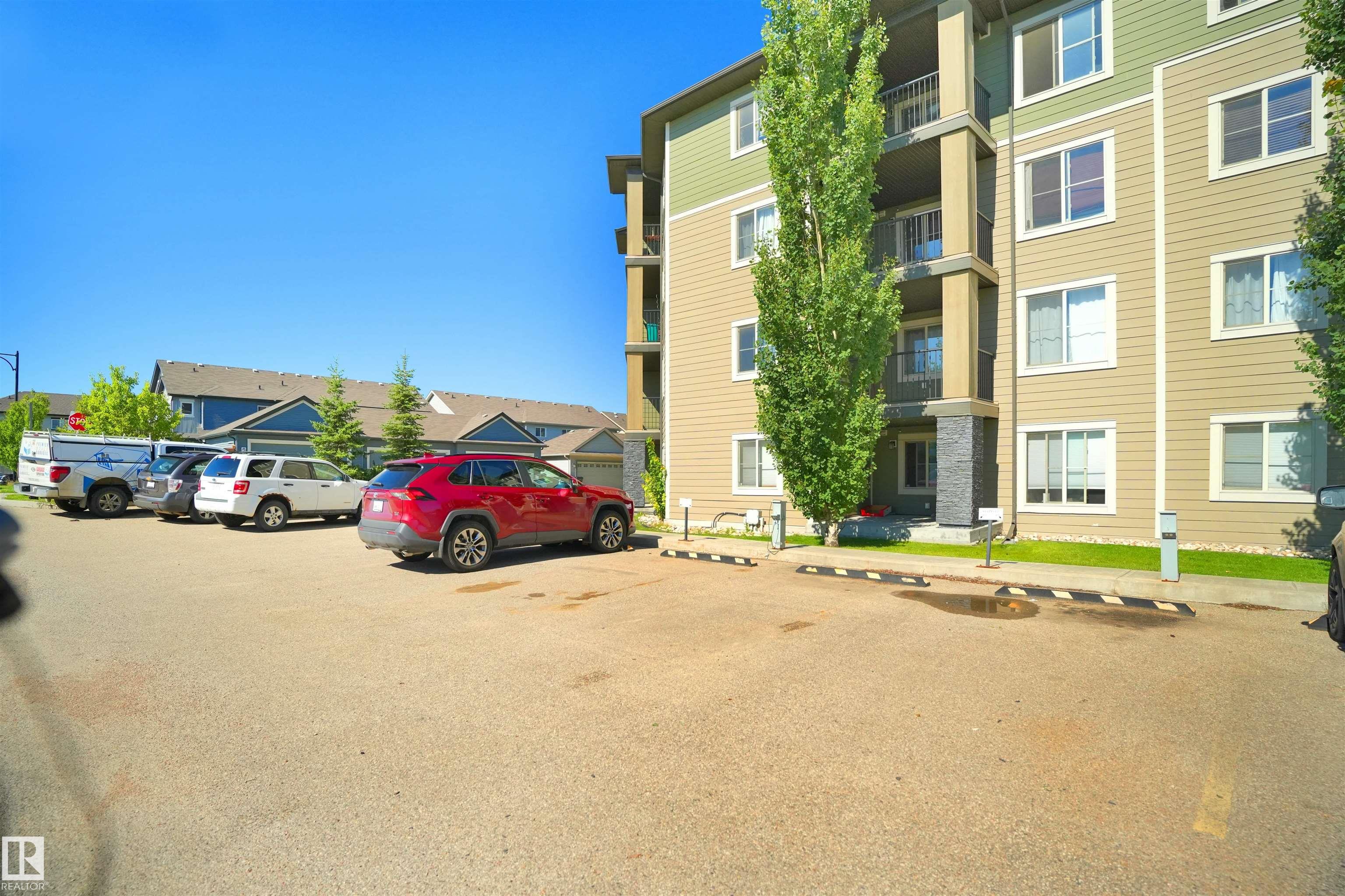 http://cdnparap120.paragonrels.com/ParagonImages/Property/p12/RAE/225367237/12/0/0/2258c121be122f9691fa9a653b6923ce/1/379dd1bc69b6d9ac93feea5d4a304a25/225367237-7cf1ca71-d482-4656-b023-959e48a2509b.JPG