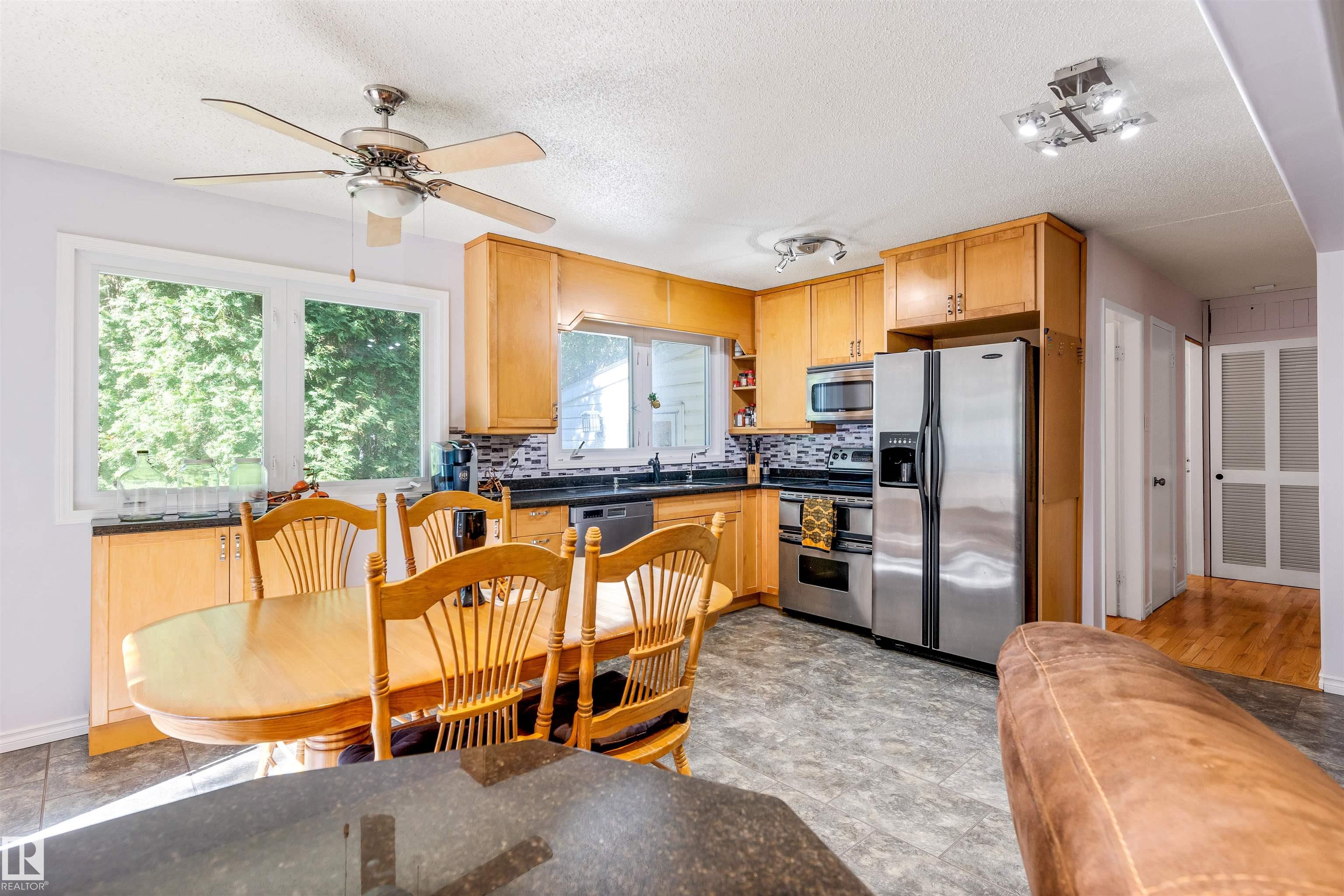 1700 Lakeside Drive, Spring Lake, Rural Parkland County 