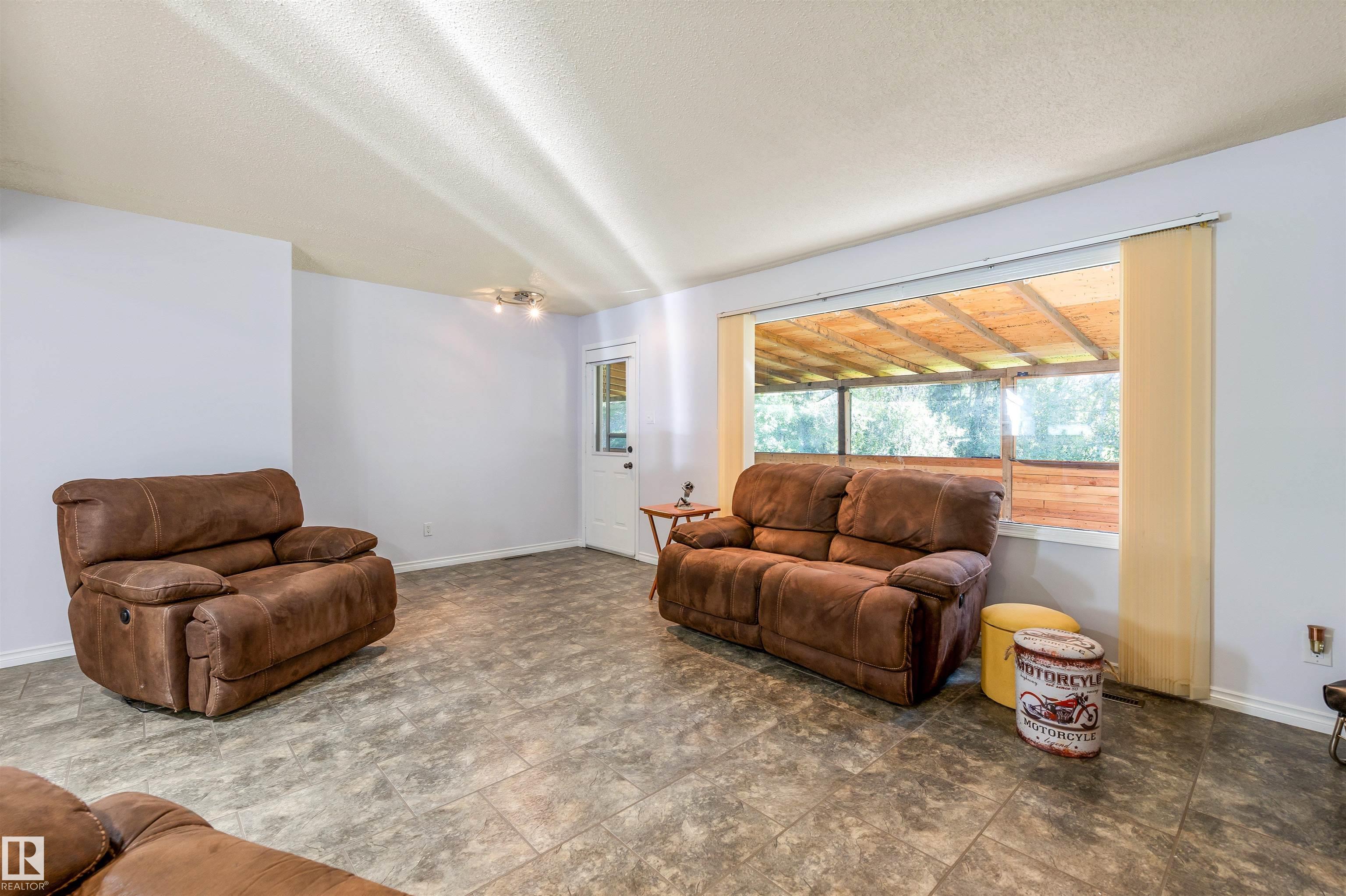 Photo 12 at 1700 Lakeside Drive, Spring Lake, Rural Parkland County