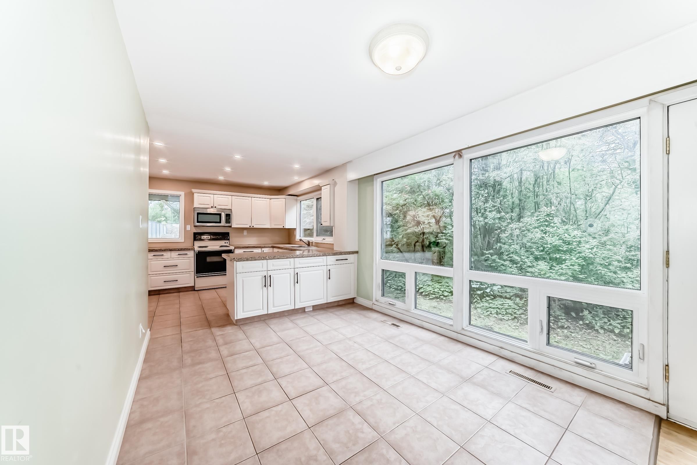 Photo 13 at 16 Scarboro Place, Sturgeon Heights, St. Albert