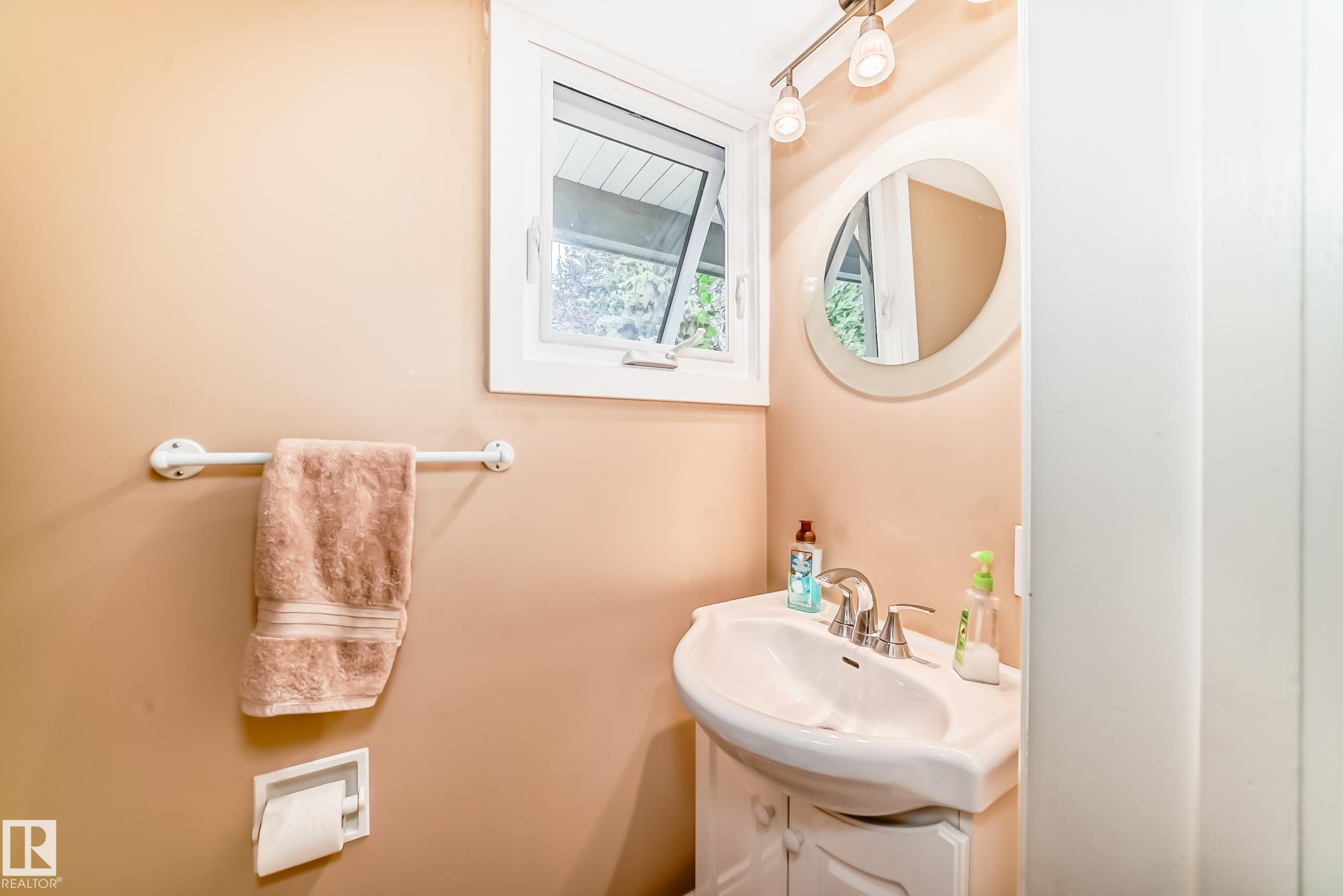 Photo 19 at 16 Scarboro Place, Sturgeon Heights, St. Albert