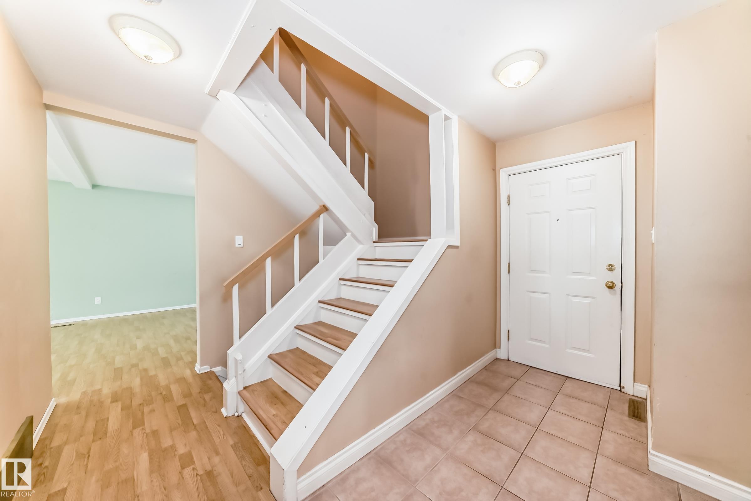 Photo 4 at 16 Scarboro Place, Sturgeon Heights, St. Albert
