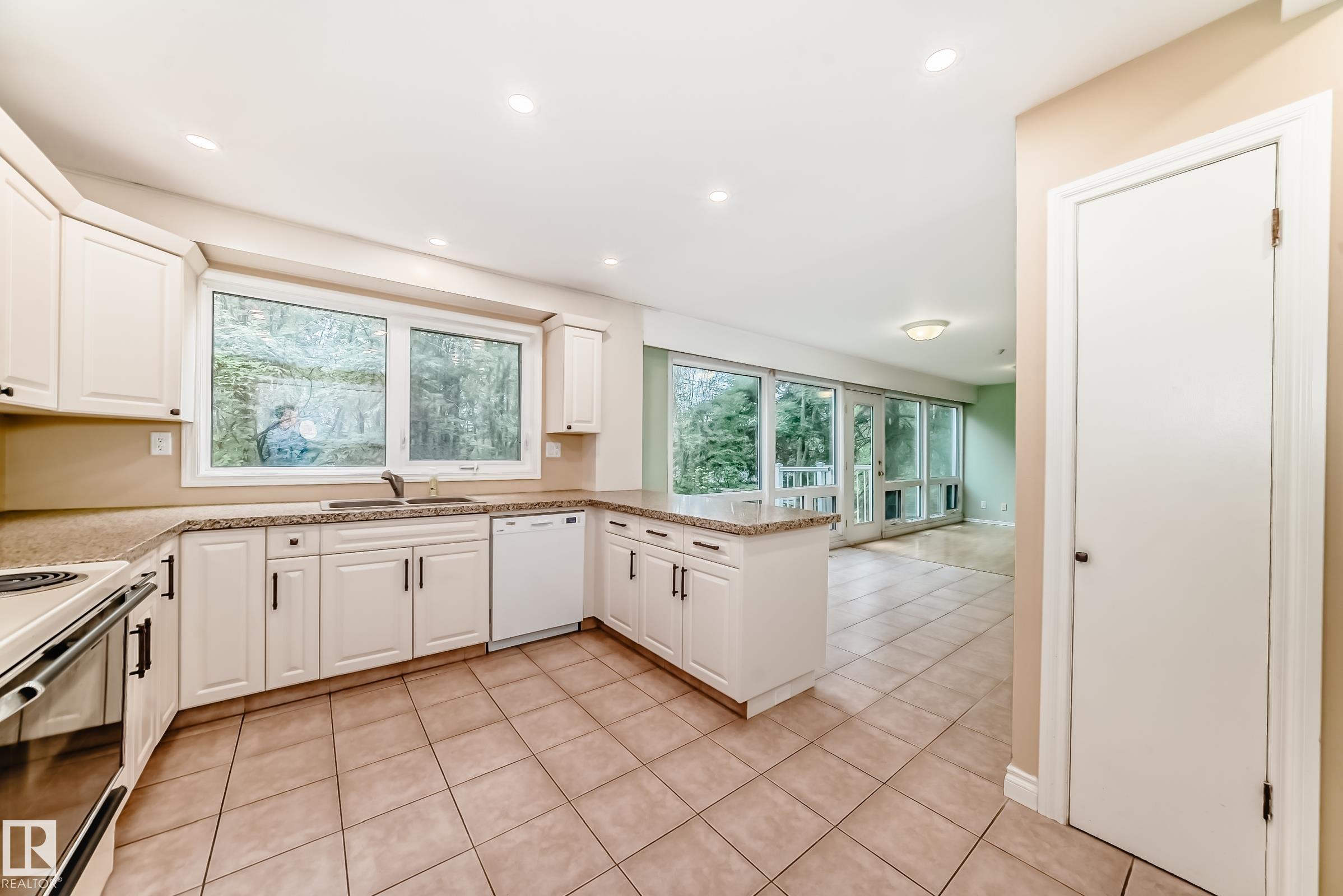 Photo 6 at 16 Scarboro Place, Sturgeon Heights, St. Albert