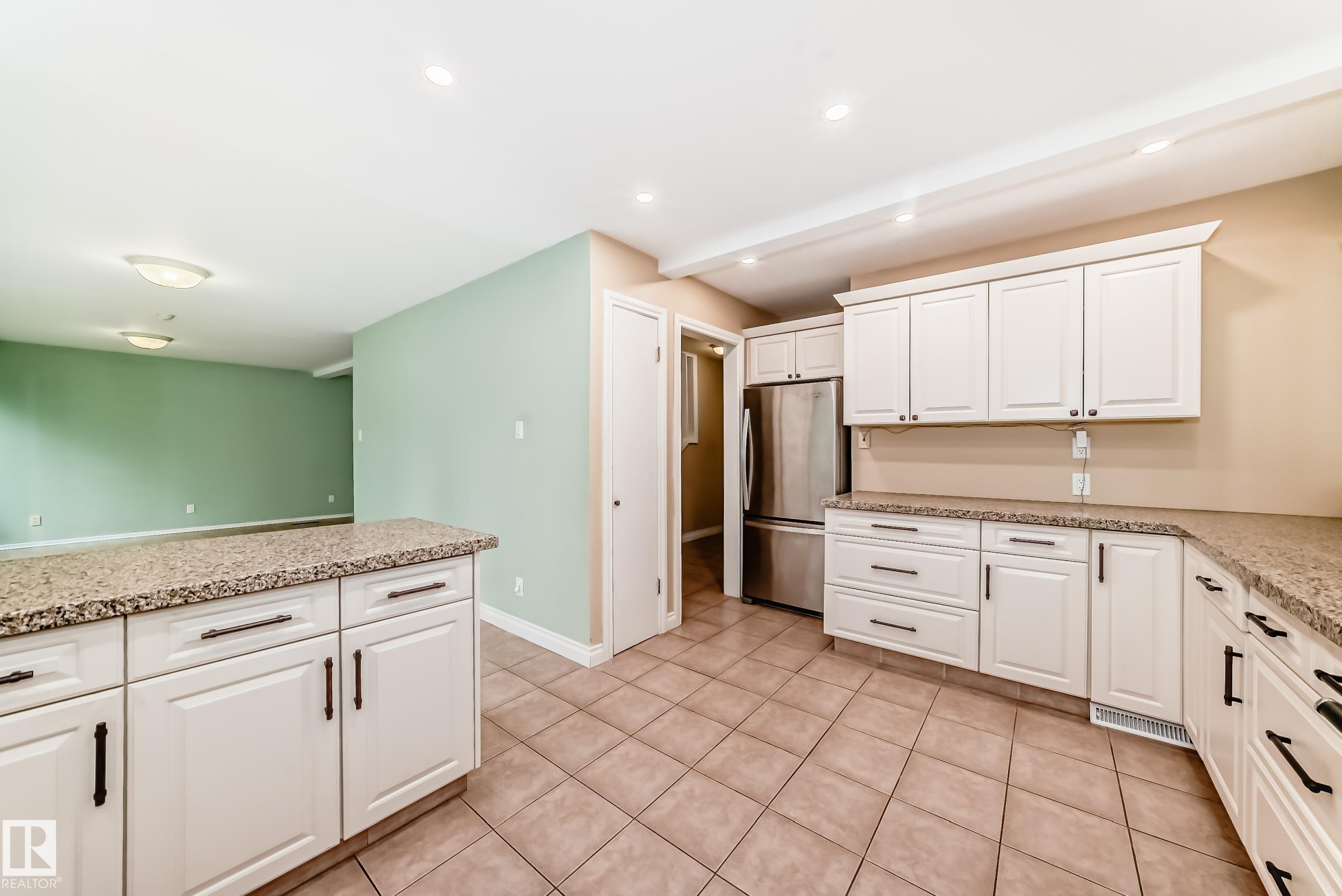 Photo 7 at 16 Scarboro Place, Sturgeon Heights, St. Albert