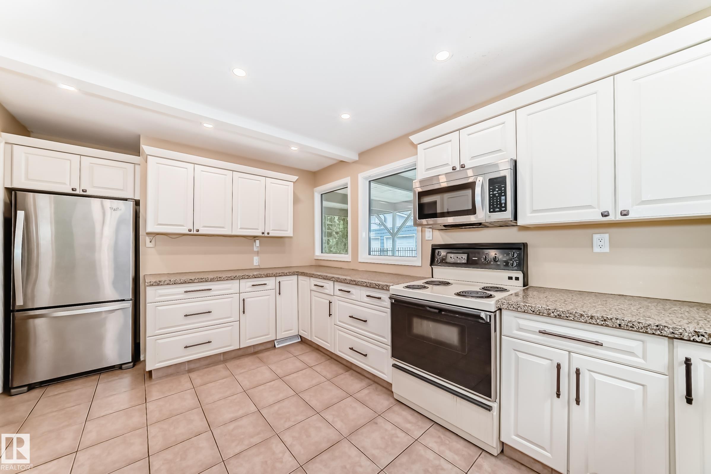 Photo 8 at 16 Scarboro Place, Sturgeon Heights, St. Albert