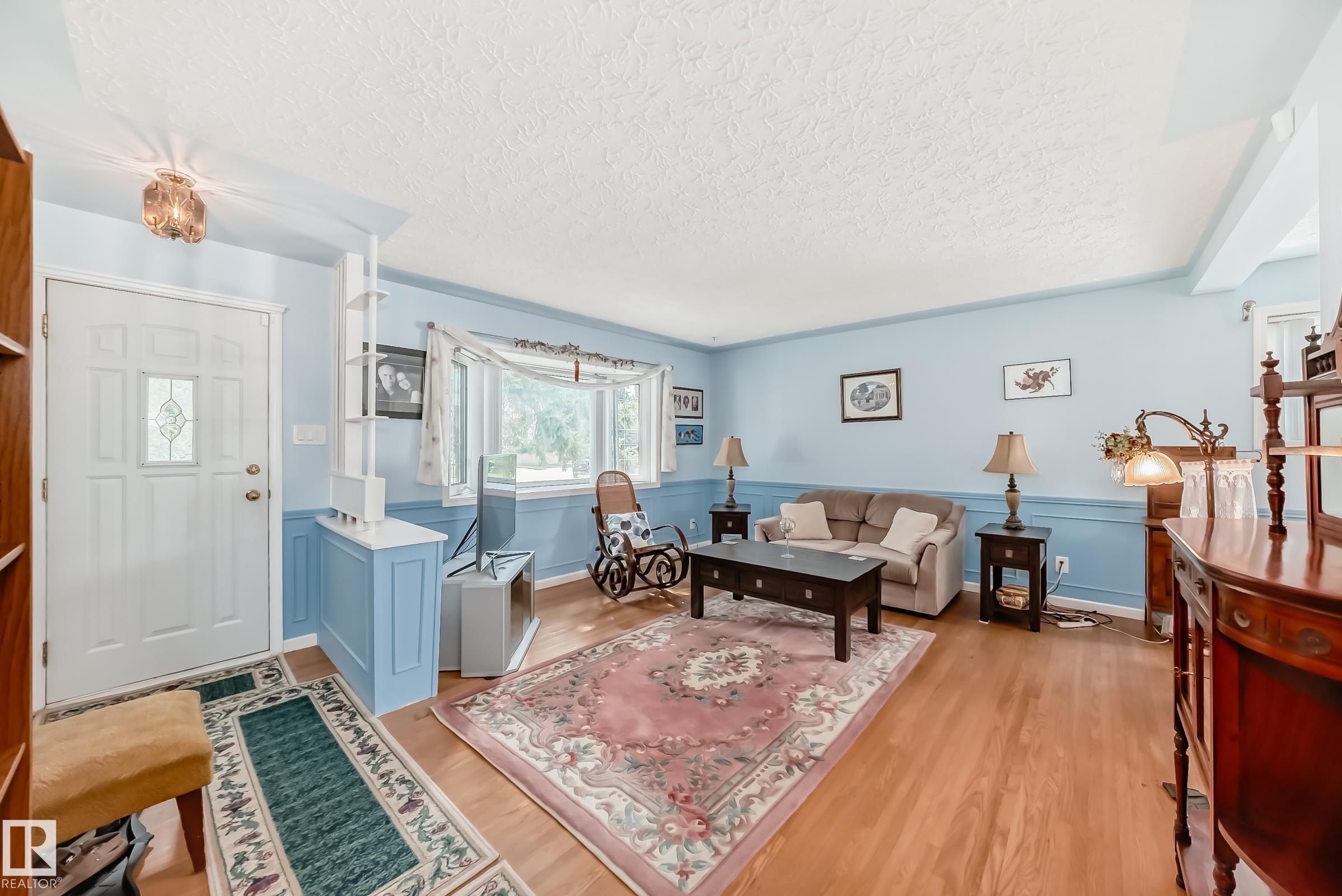 Photo 7 at 8602 158 Street NW, Lynnwood, Edmonton