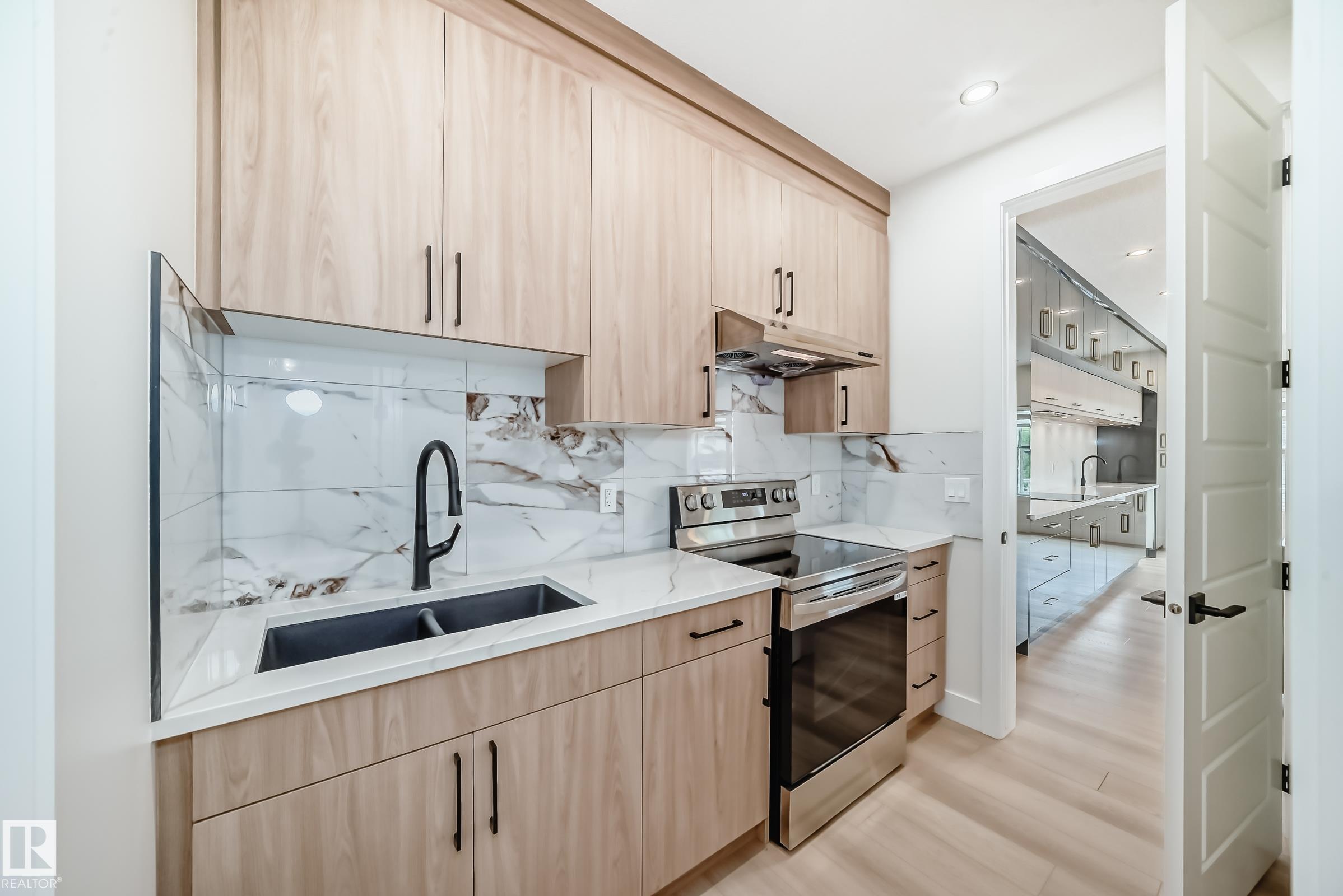 Photo 16 at 100 Rue Monette, Montalet, Beaumont