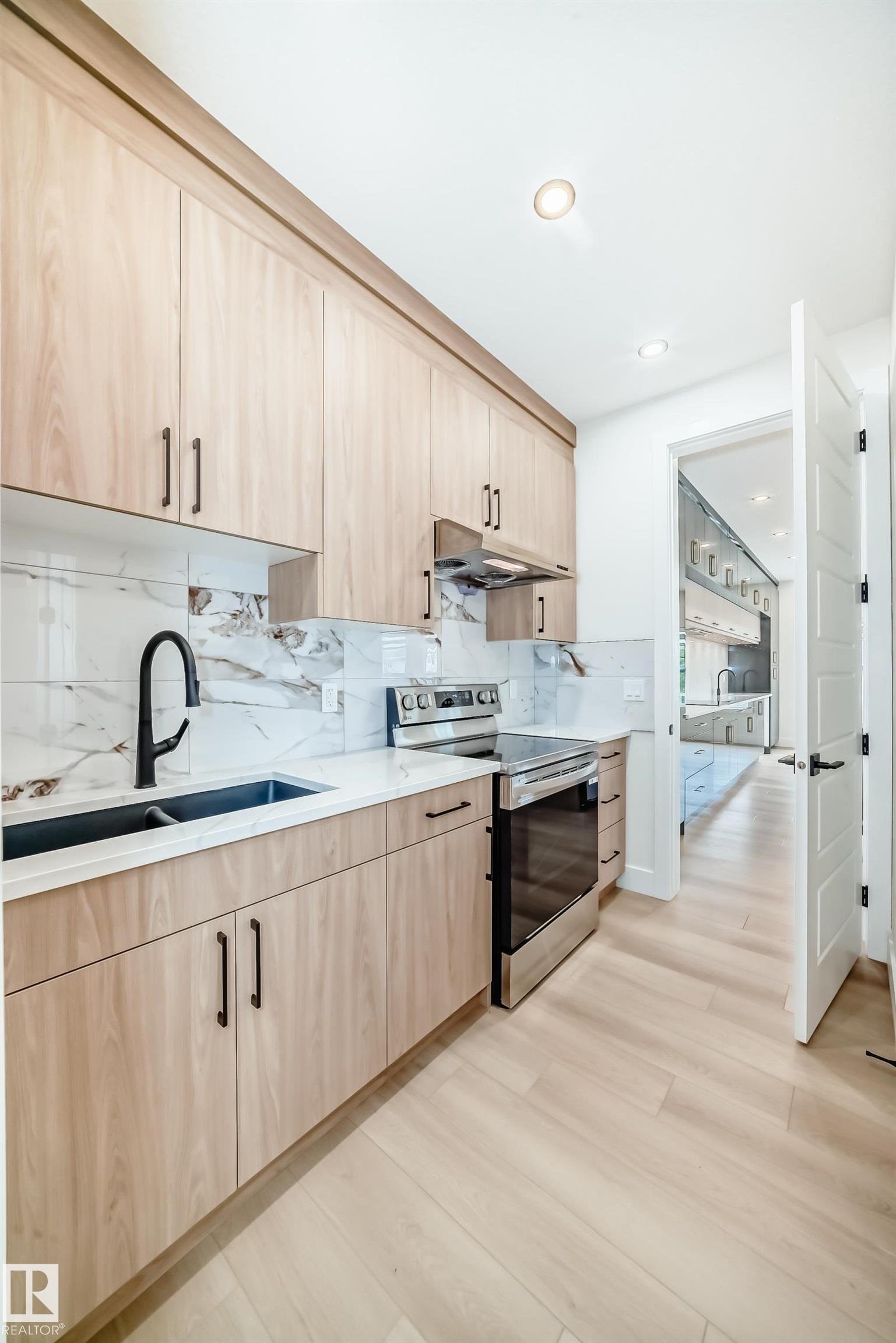 Photo 17 at 100 Rue Monette, Montalet, Beaumont