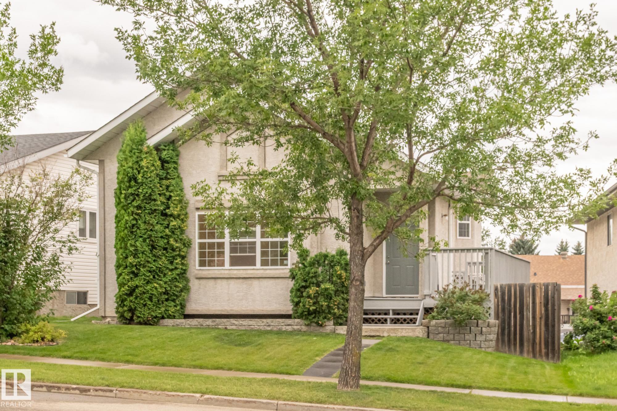 Photo 2 at 982 Jim Common Drive, Crystal Heights, Sherwood Park