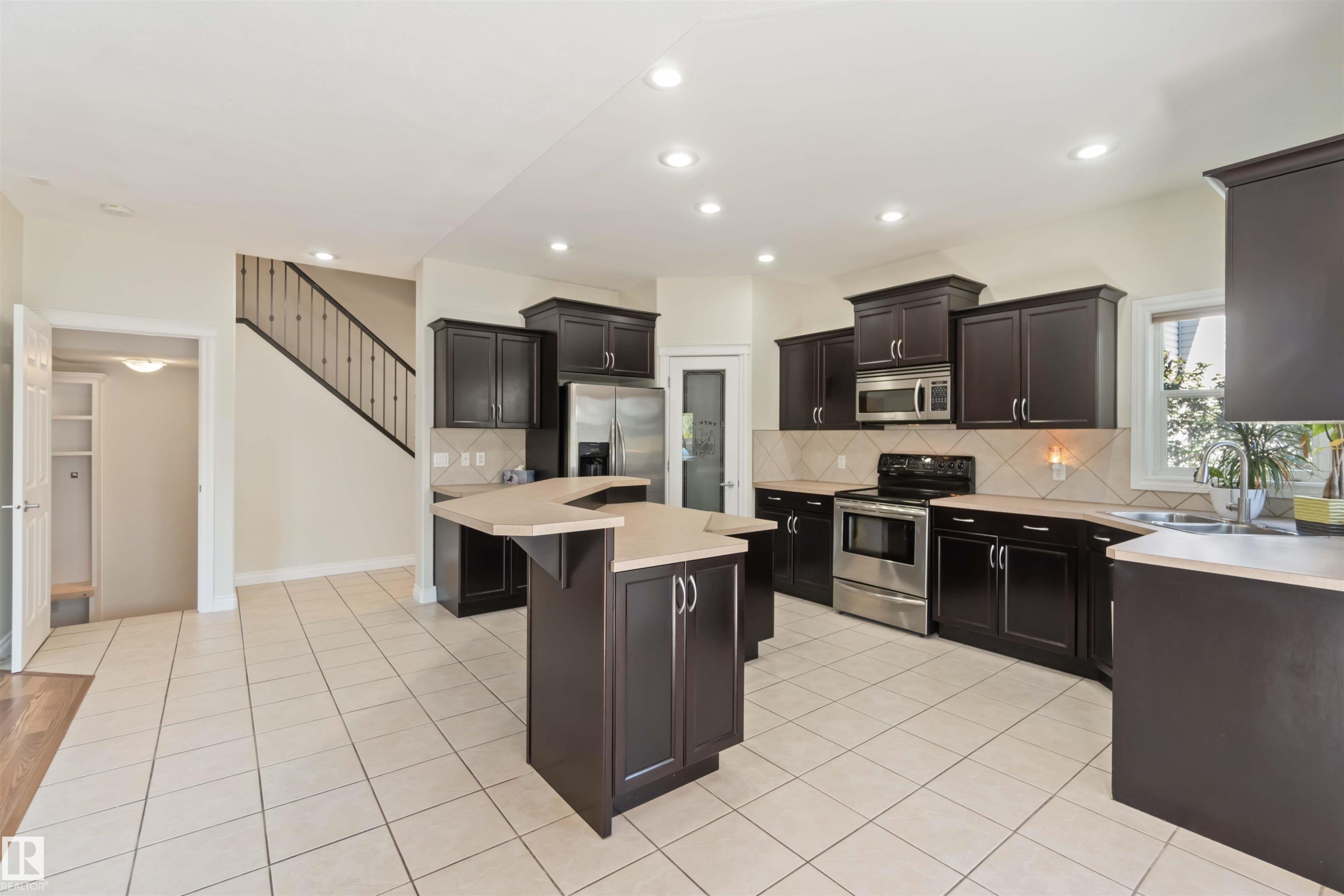 Photo 18 at 8 Longview point(e), Stoneshire, Spruce Grove