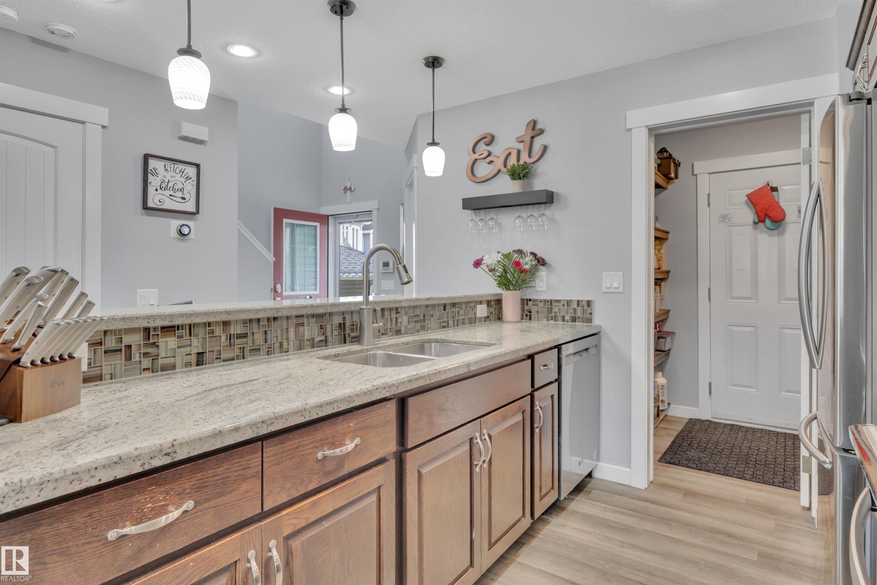 Photo 11 at 391 Simmonds Way, Southfork, Leduc