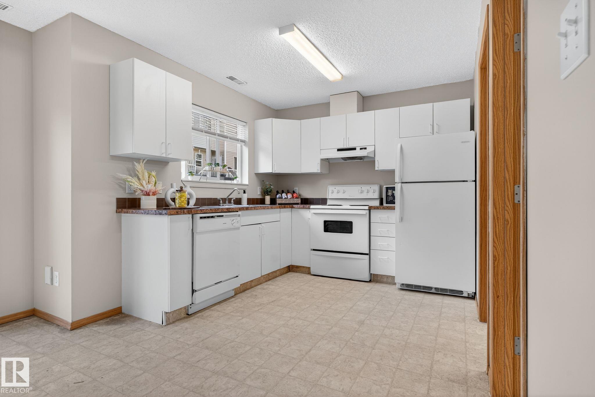 Photo 11 at 109 - 180 Bridgeport Boulevard, Bridgeport, Leduc