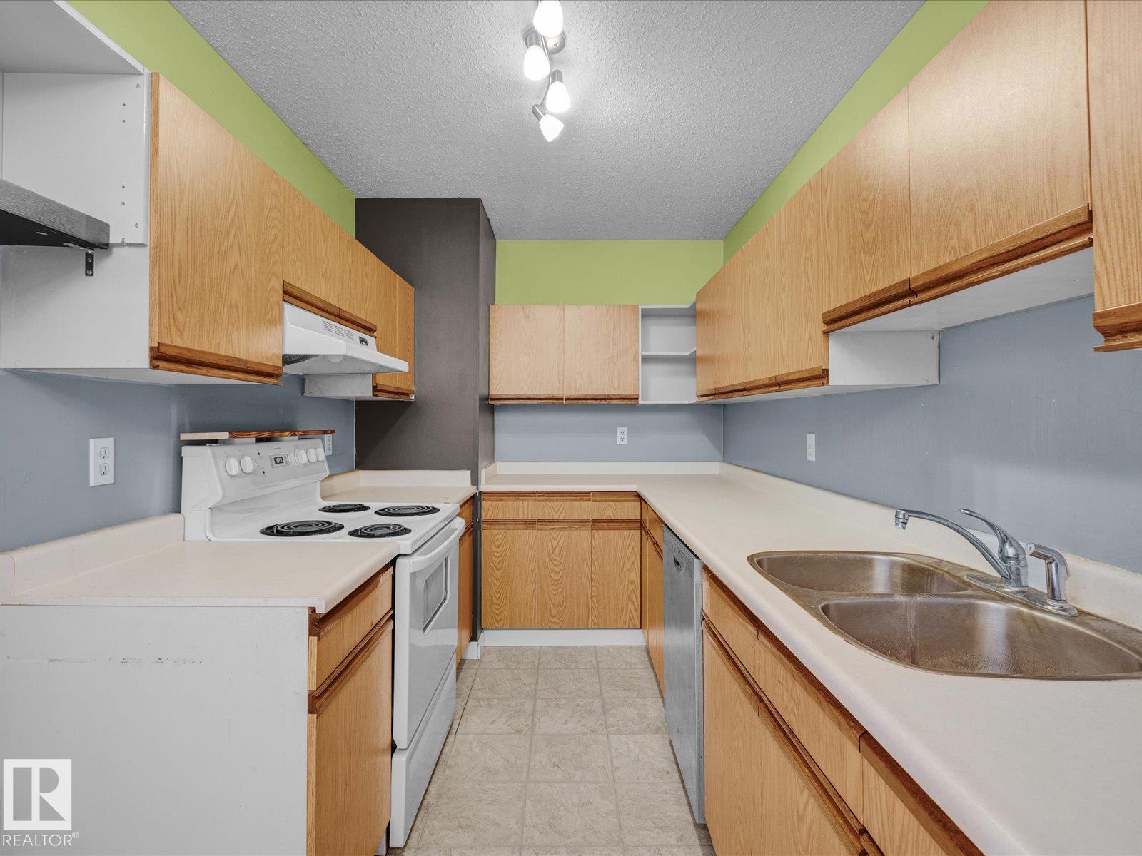 Photo 13 at 301 - 43 Akins Drive, Akinsdale, St. Albert