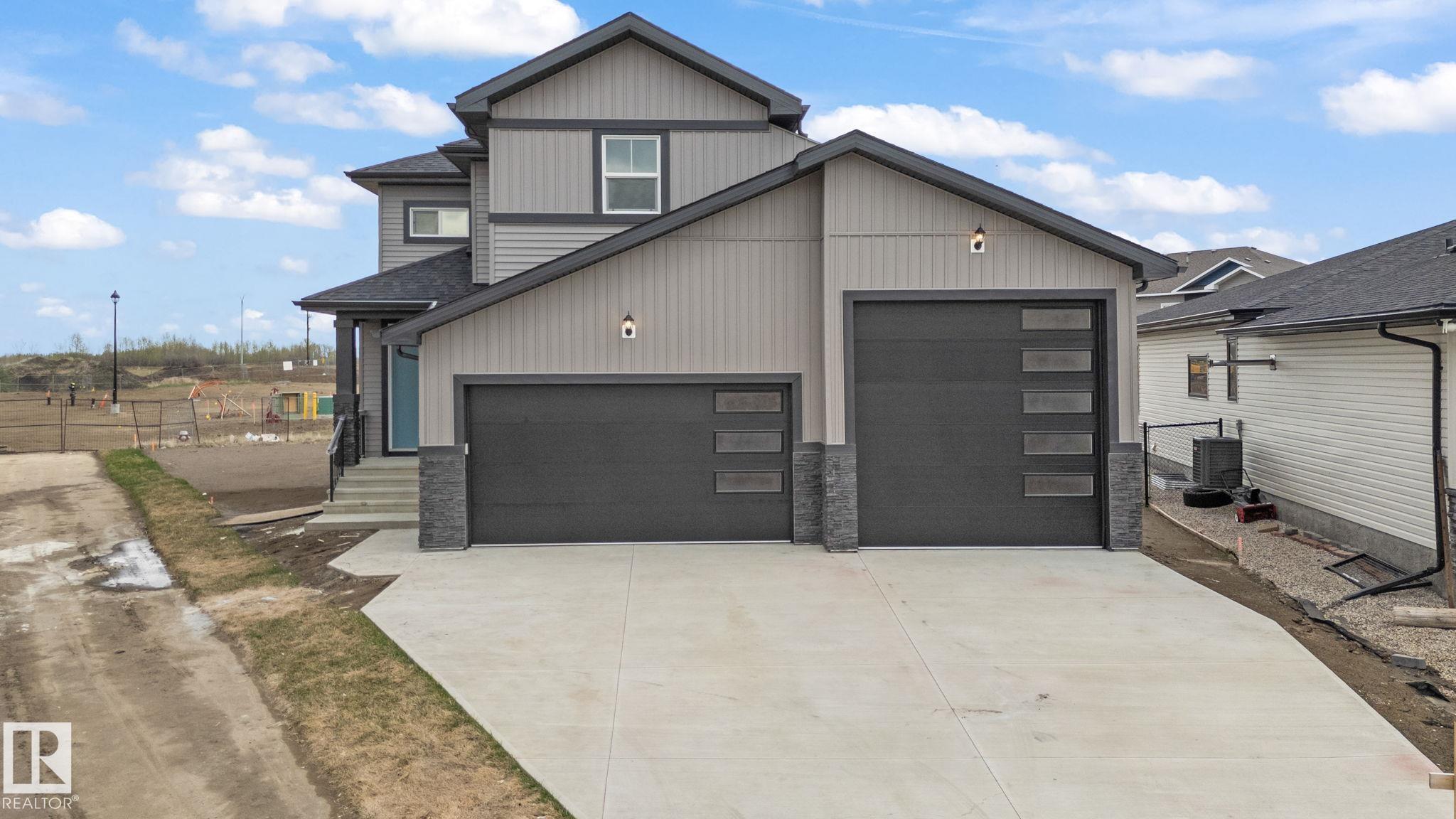 Photo 2 at 36 Sun Meadows Close, Sun Meadows, Stony Plain