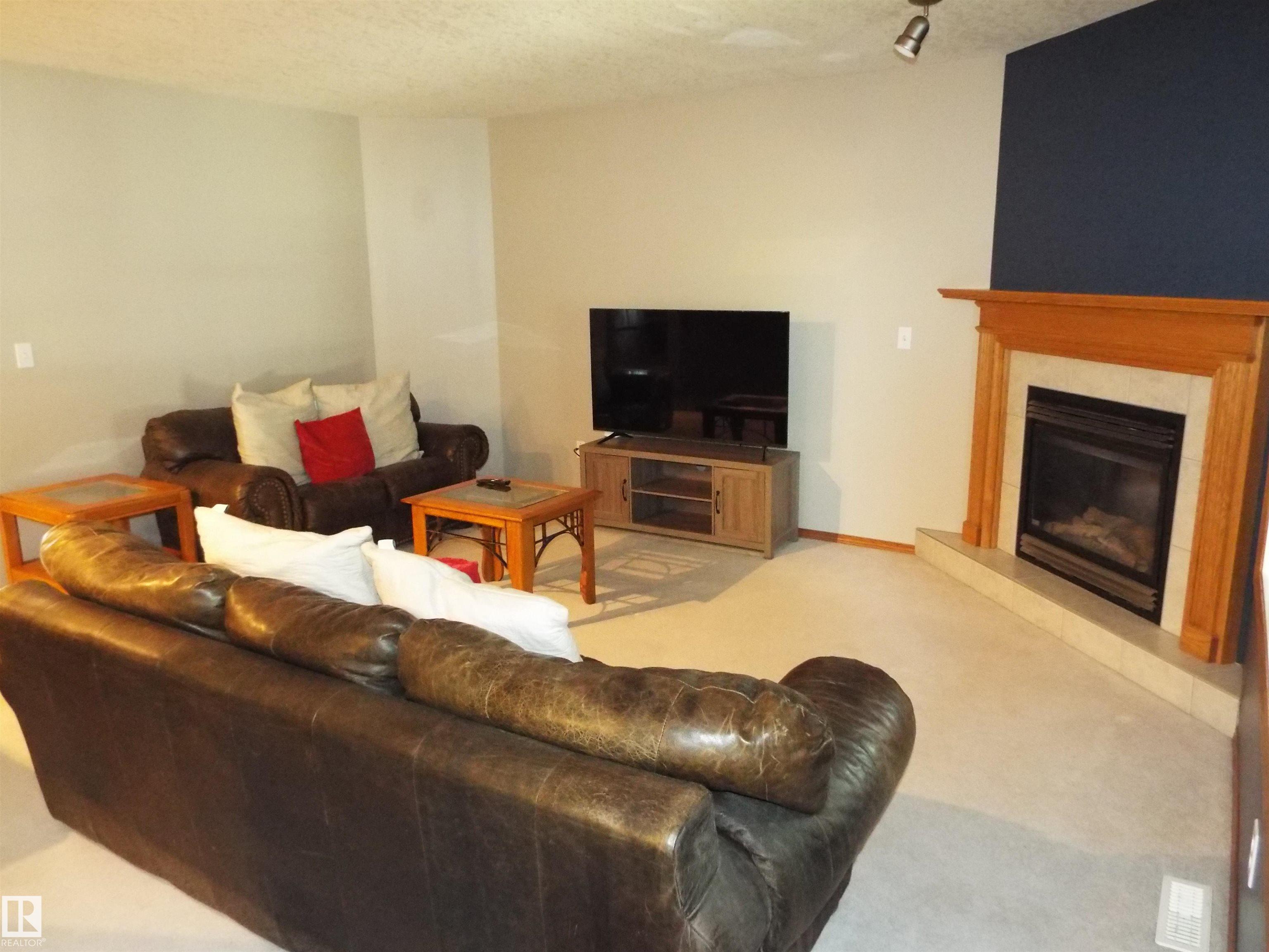 Photo 4 at 102 - 4302 48 Street, Alexandra Park, Leduc