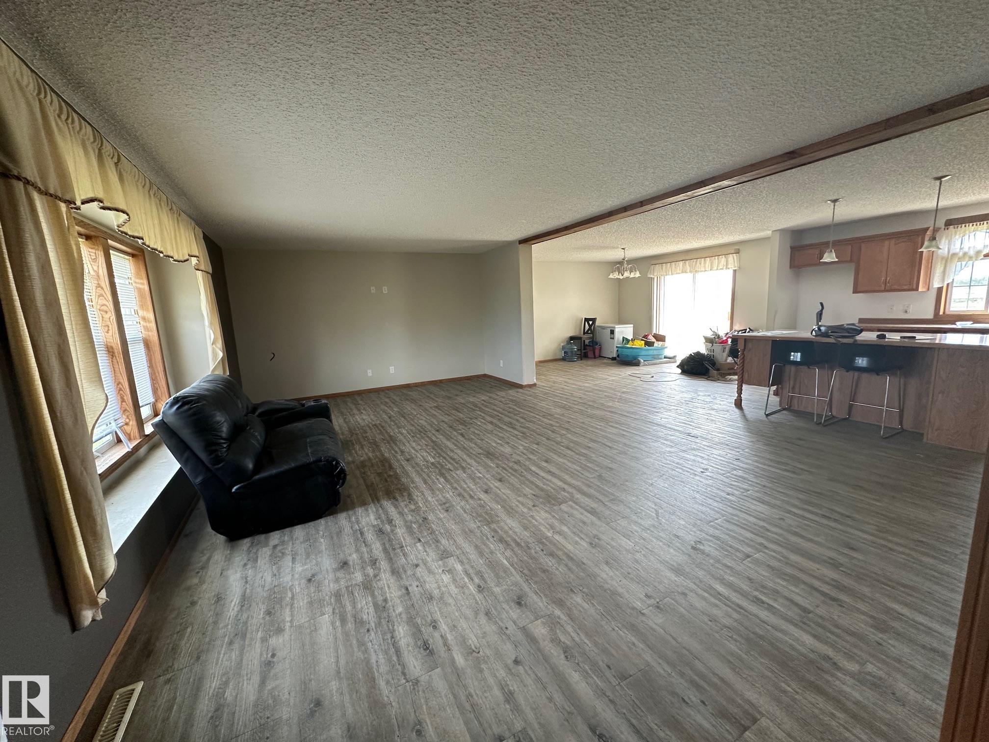 Photo 2 at 50566 Rr 220, None, Rural Leduc County