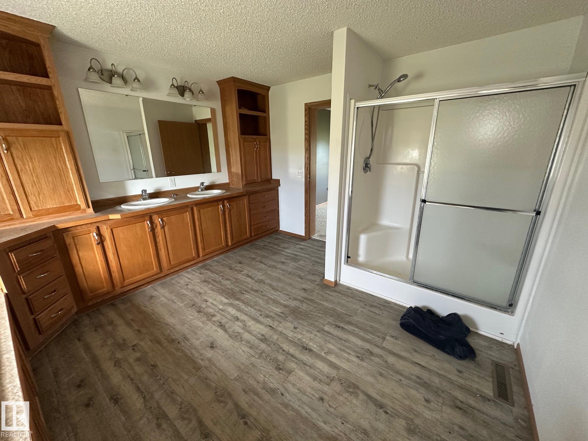 Photo 5 at 50566 Rr 220, None, Rural Leduc County