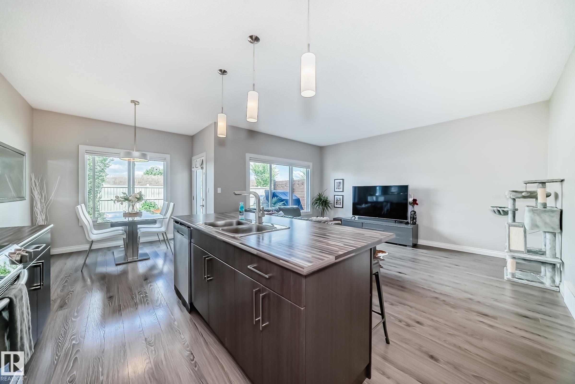 Photo 10 at 3522 49 Avenue, Forest Heights, Beaumont