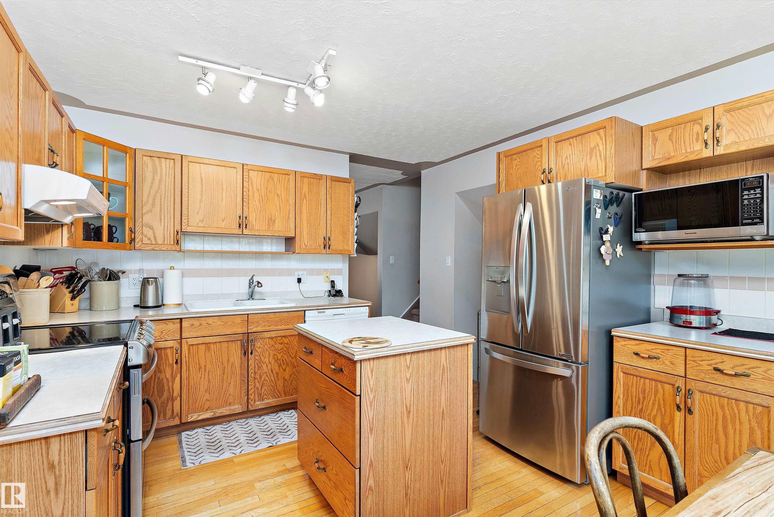 Photo 16 at 3112 109 Street NW, Steinhauer, Edmonton