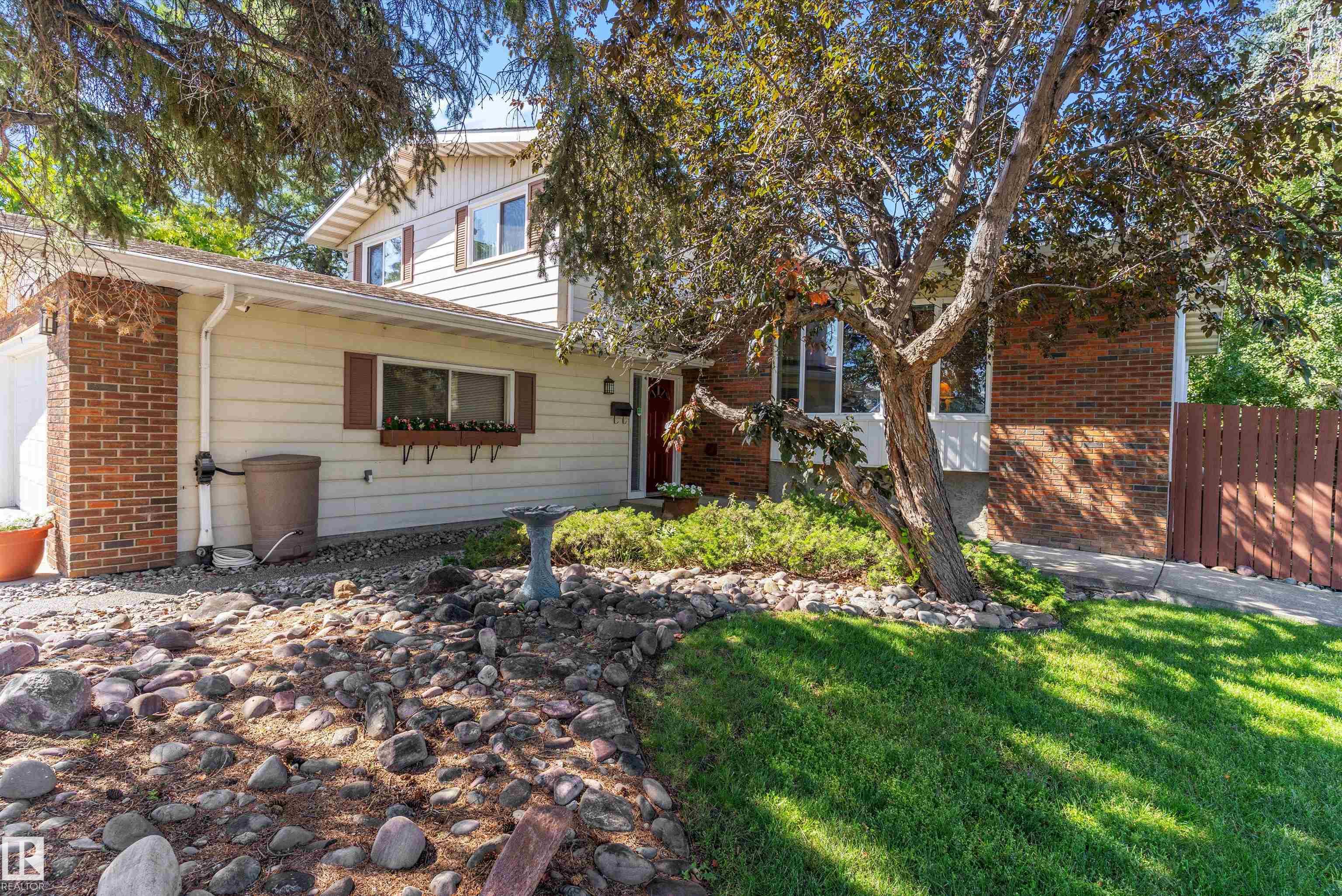 Photo 4 at 3112 109 Street NW, Steinhauer, Edmonton
