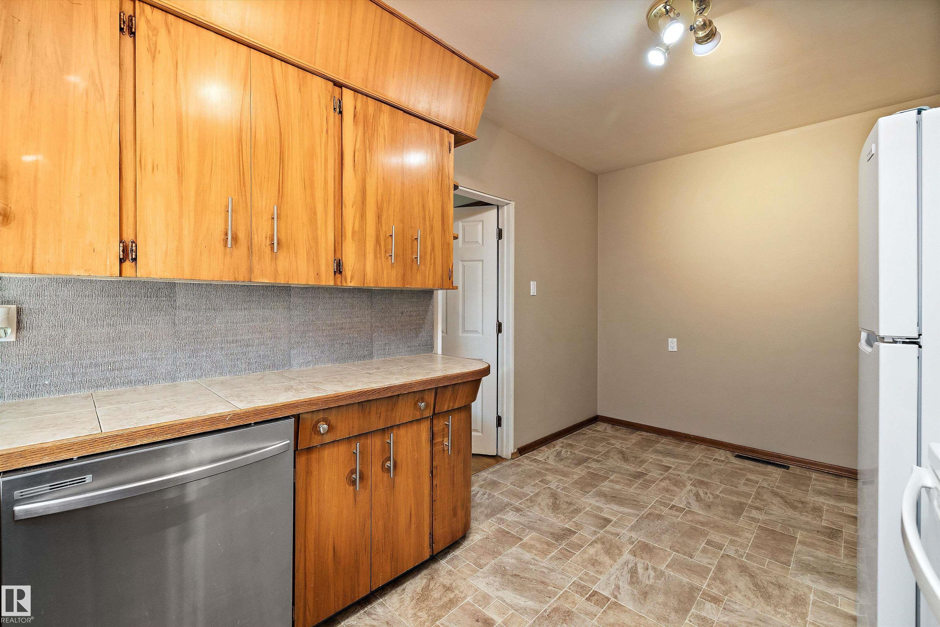 Photo 15 at 11307 / 11309 127 Street NW, Inglewood, Edmonton