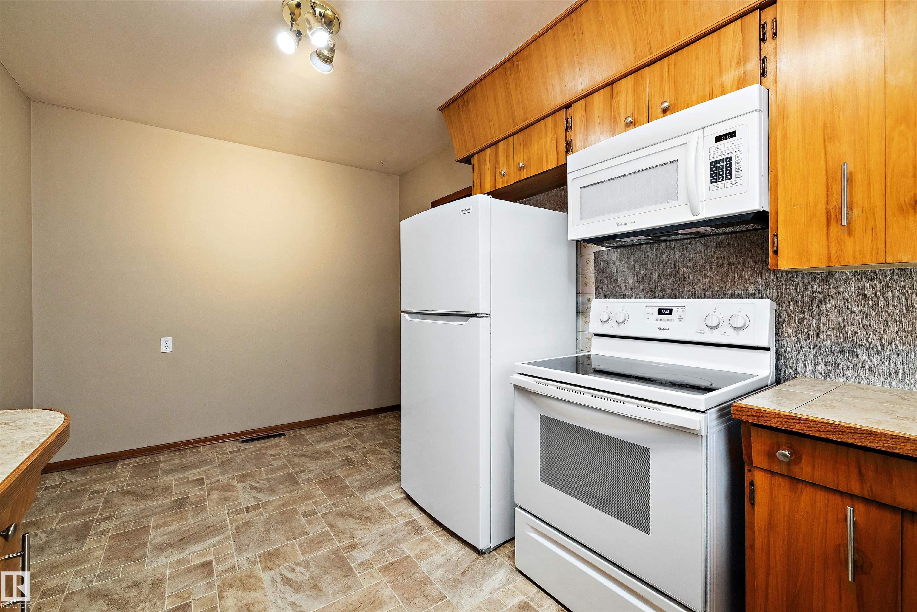Photo 16 at 11307 / 11309 127 Street NW, Inglewood, Edmonton