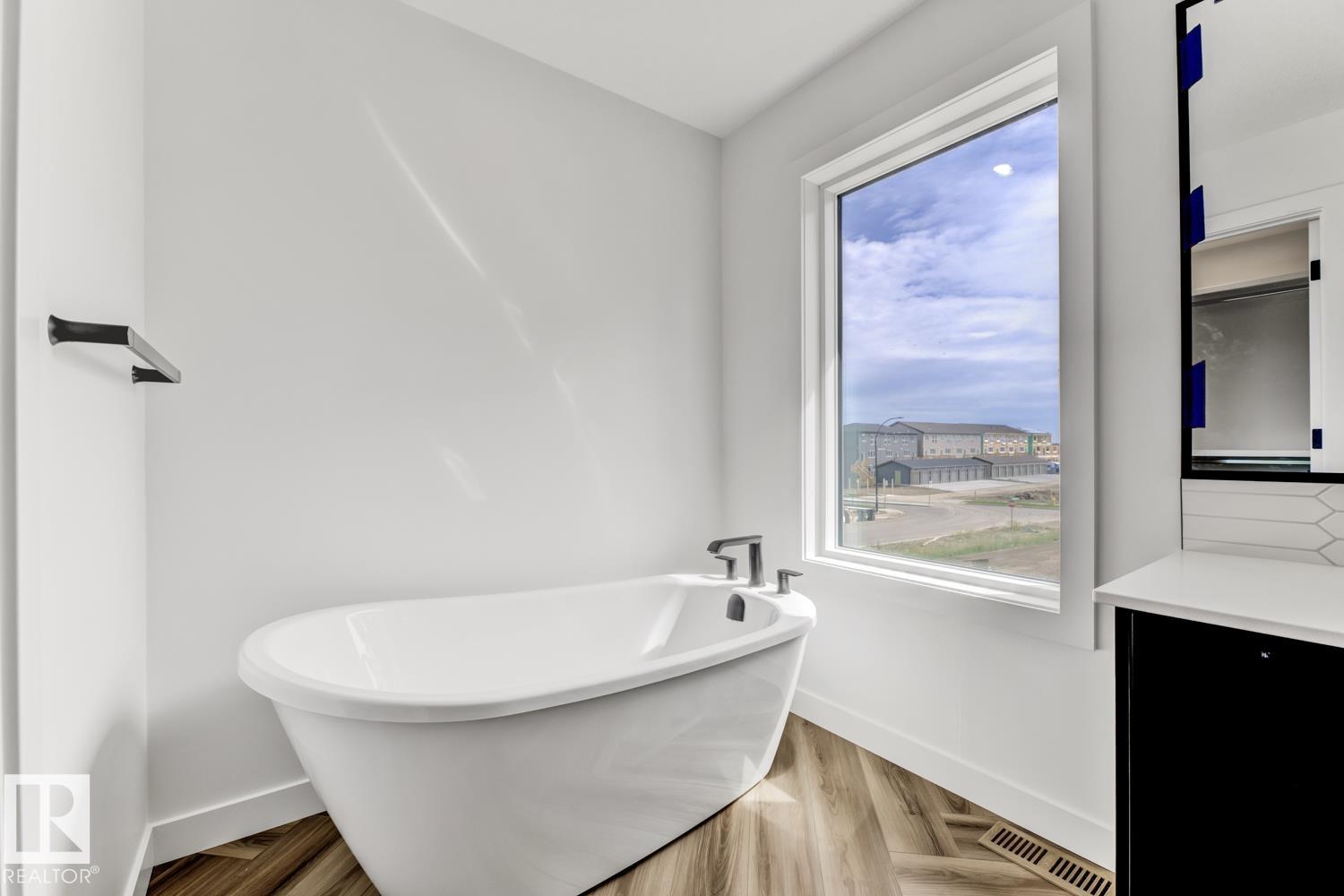 Photo 23 at 3 Emerson Landing, Easton, Spruce Grove
