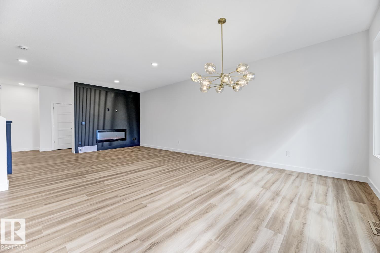 Photo 5 at 3 Emerson Landing, Easton, Spruce Grove