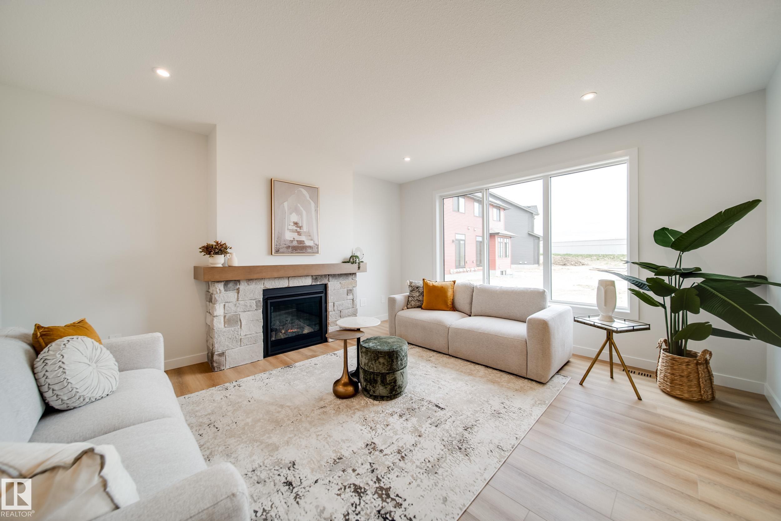 Photo 2 at 14 Cloutier Close, Chérot, St. Albert
