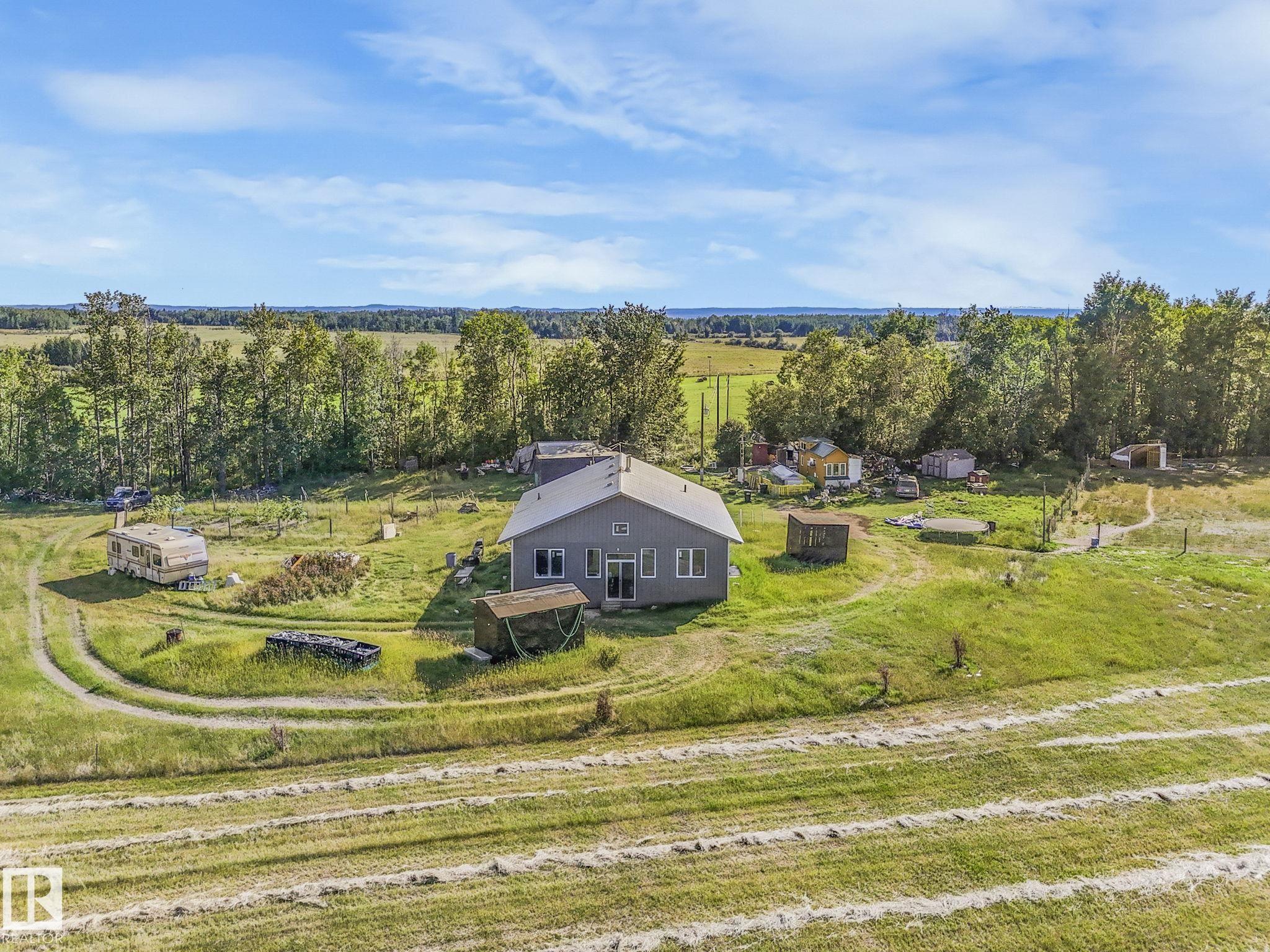 Photo 11 at 53405 Rge Road 53, Fallis, Rural Parkland County