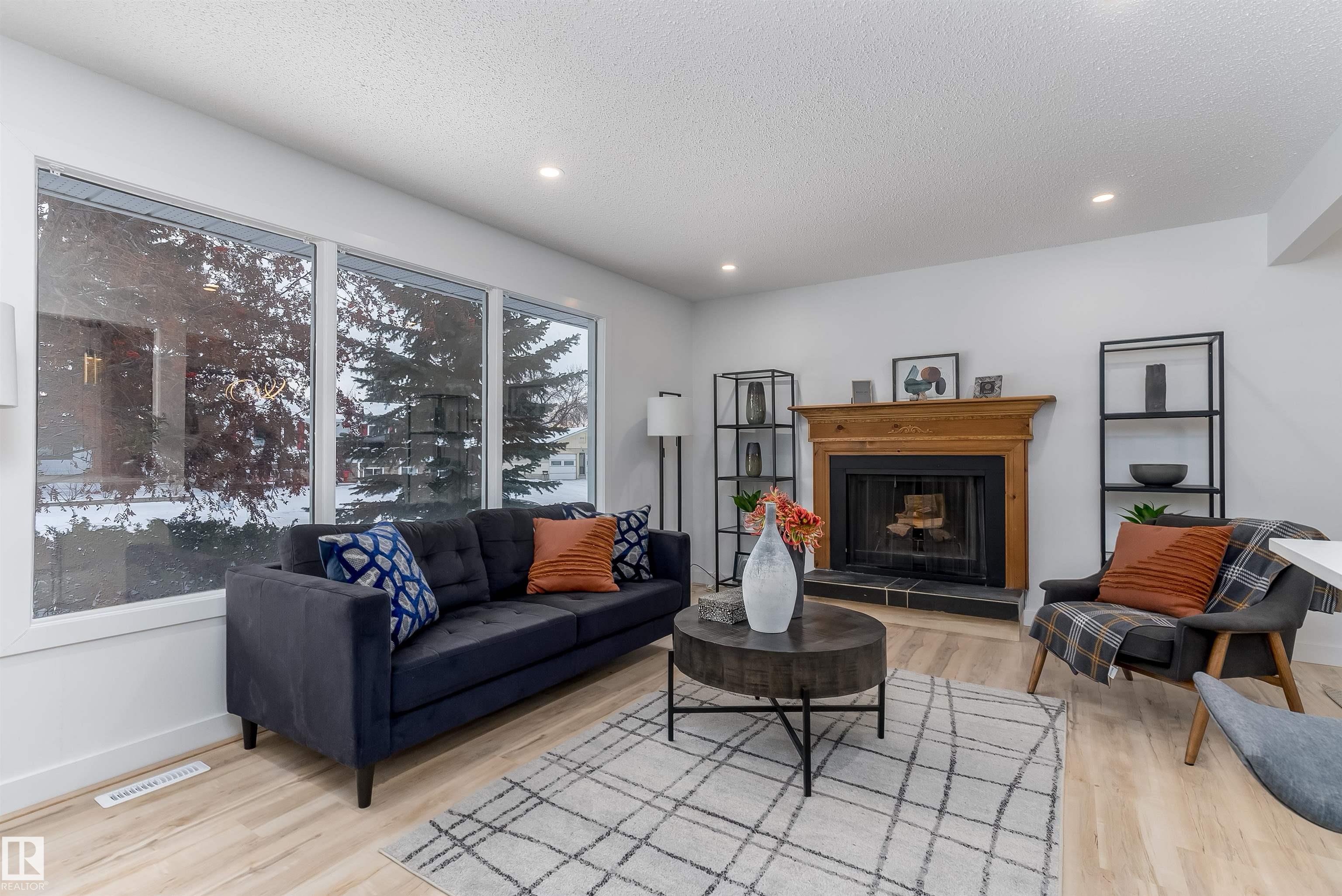 Photo 5 at 8104 17 Avenue NW, Satoo, Edmonton