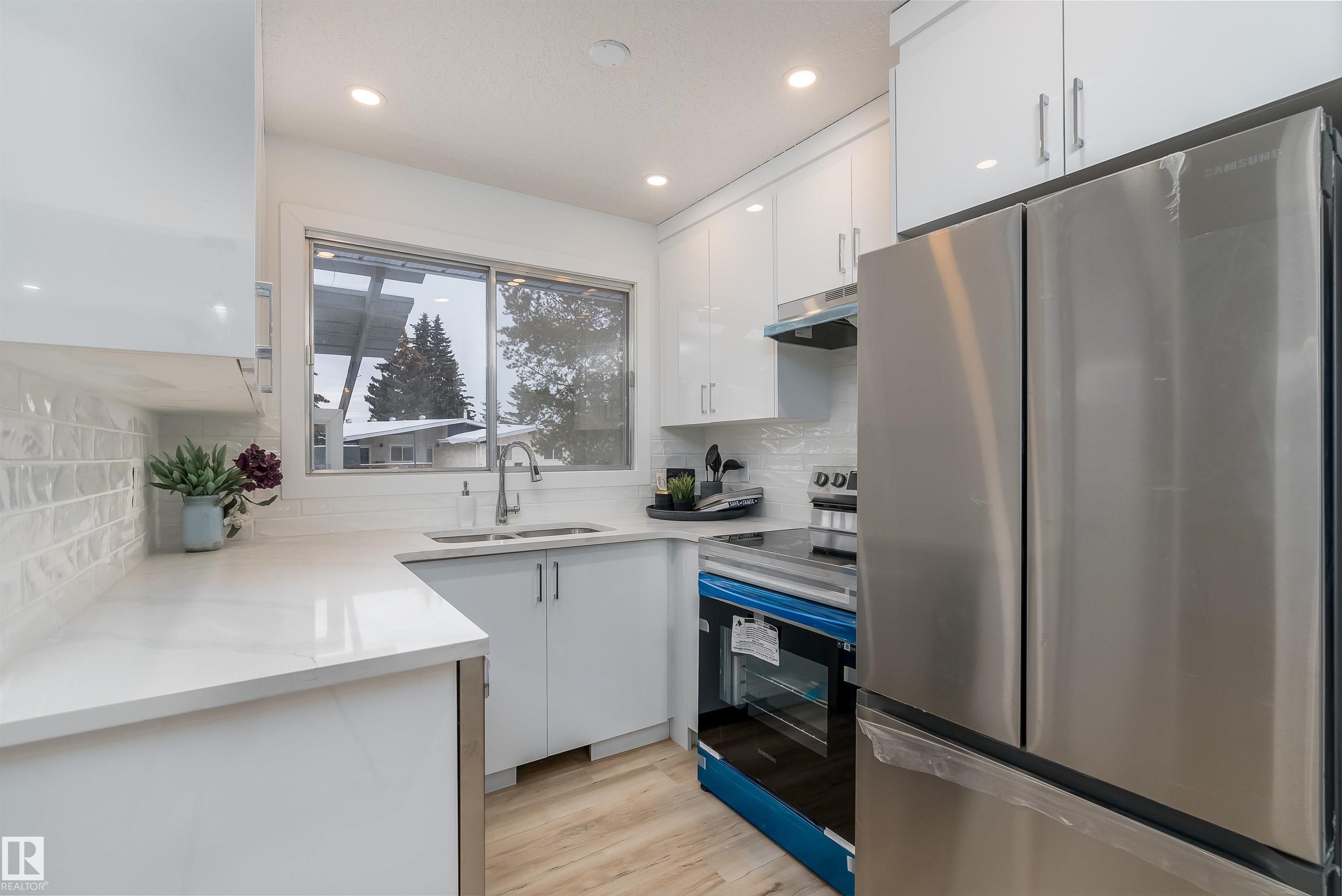 Photo 10 at 8104 17 Avenue NW, Satoo, Edmonton