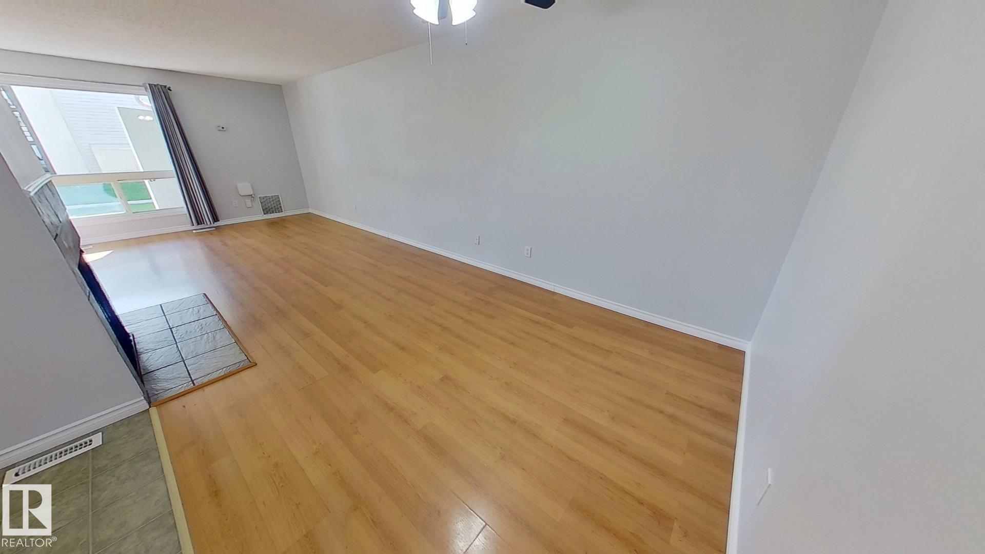 Photo 8 at 9309 172 Street NW, Summerlea, Edmonton