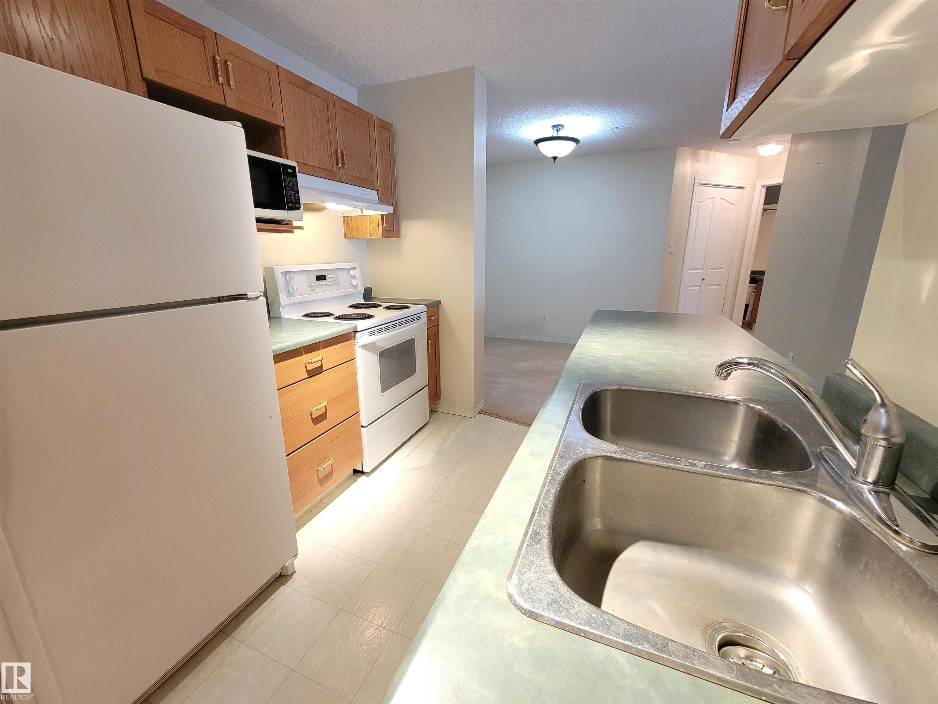 Photo 6 at 312 - 10511 42 Avenue NW, Rideau Park, Edmonton