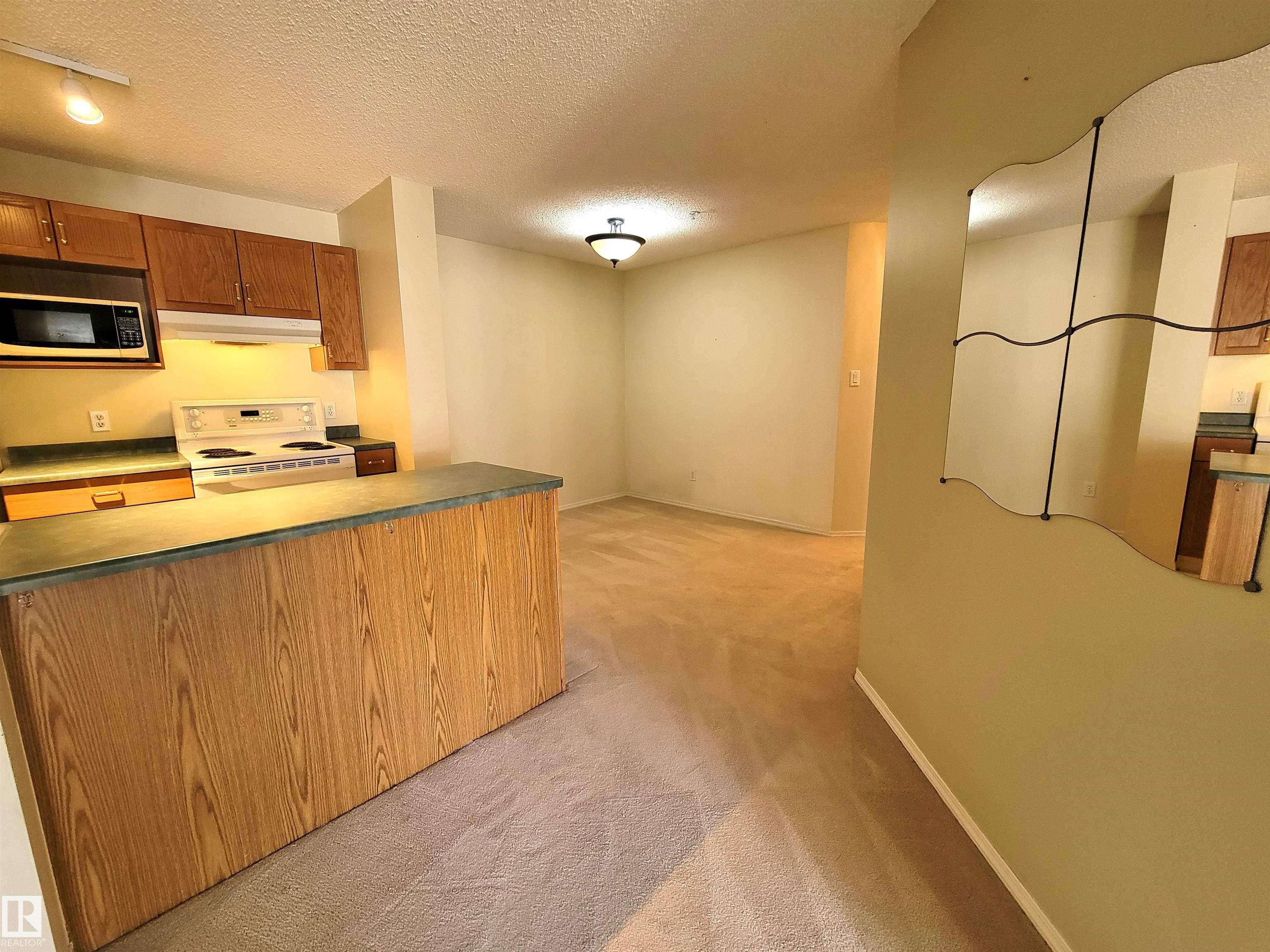 Photo 8 at 312 - 10511 42 Avenue NW, Rideau Park, Edmonton