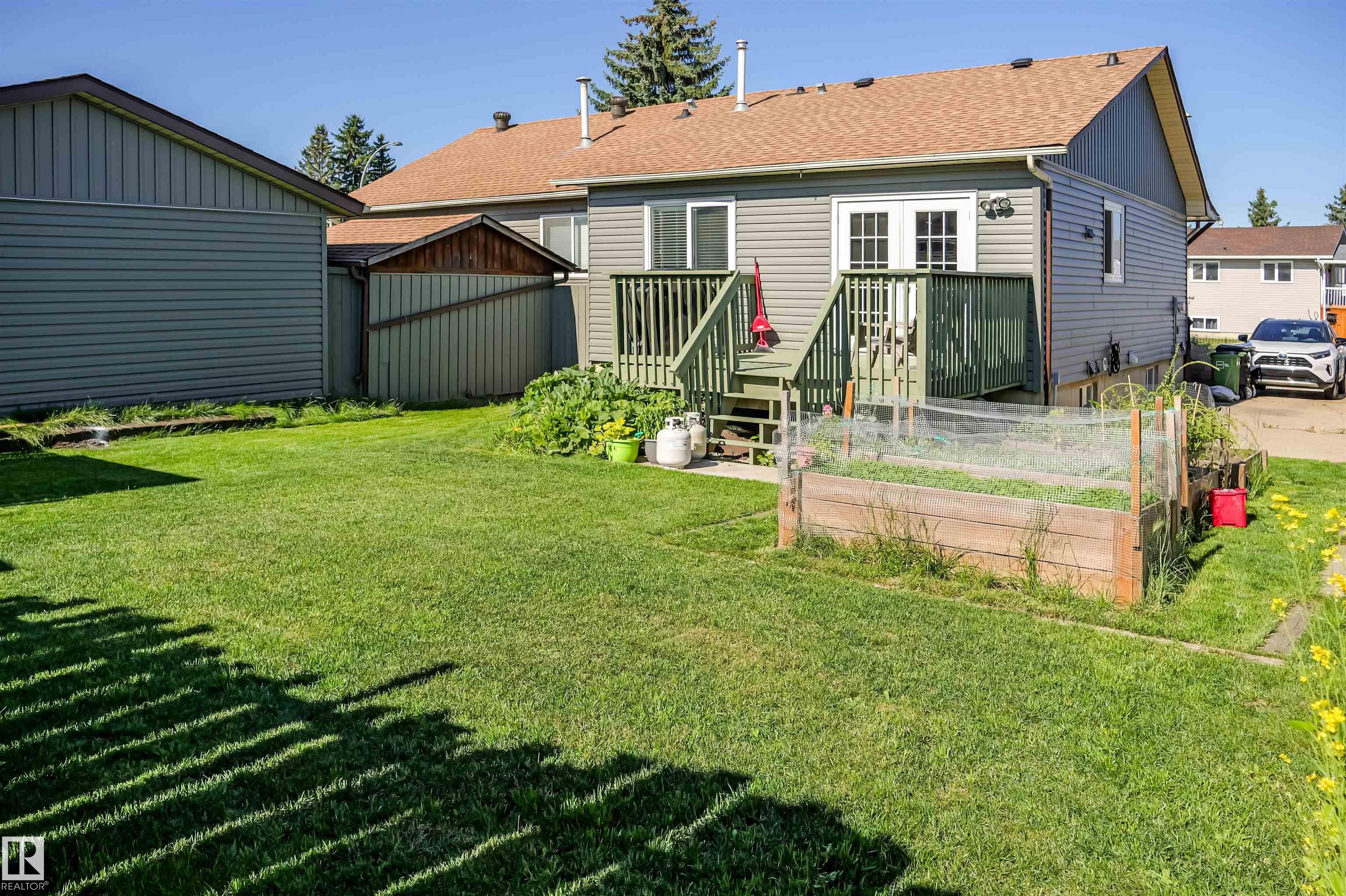 Photo 19 at 4010 18 Avenue NW, Daly Grove, Edmonton