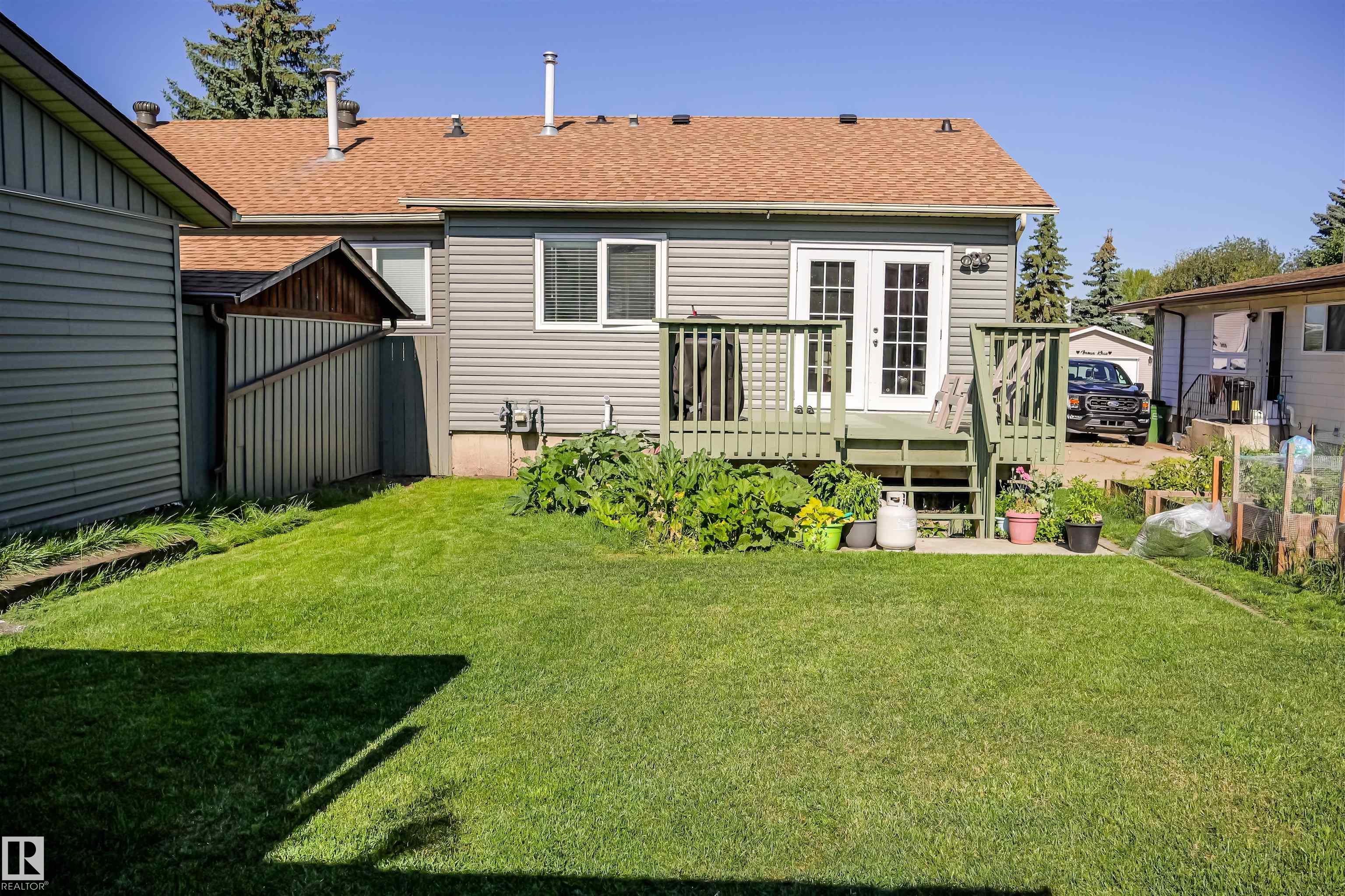 Photo 20 at 4010 18 Avenue NW, Daly Grove, Edmonton