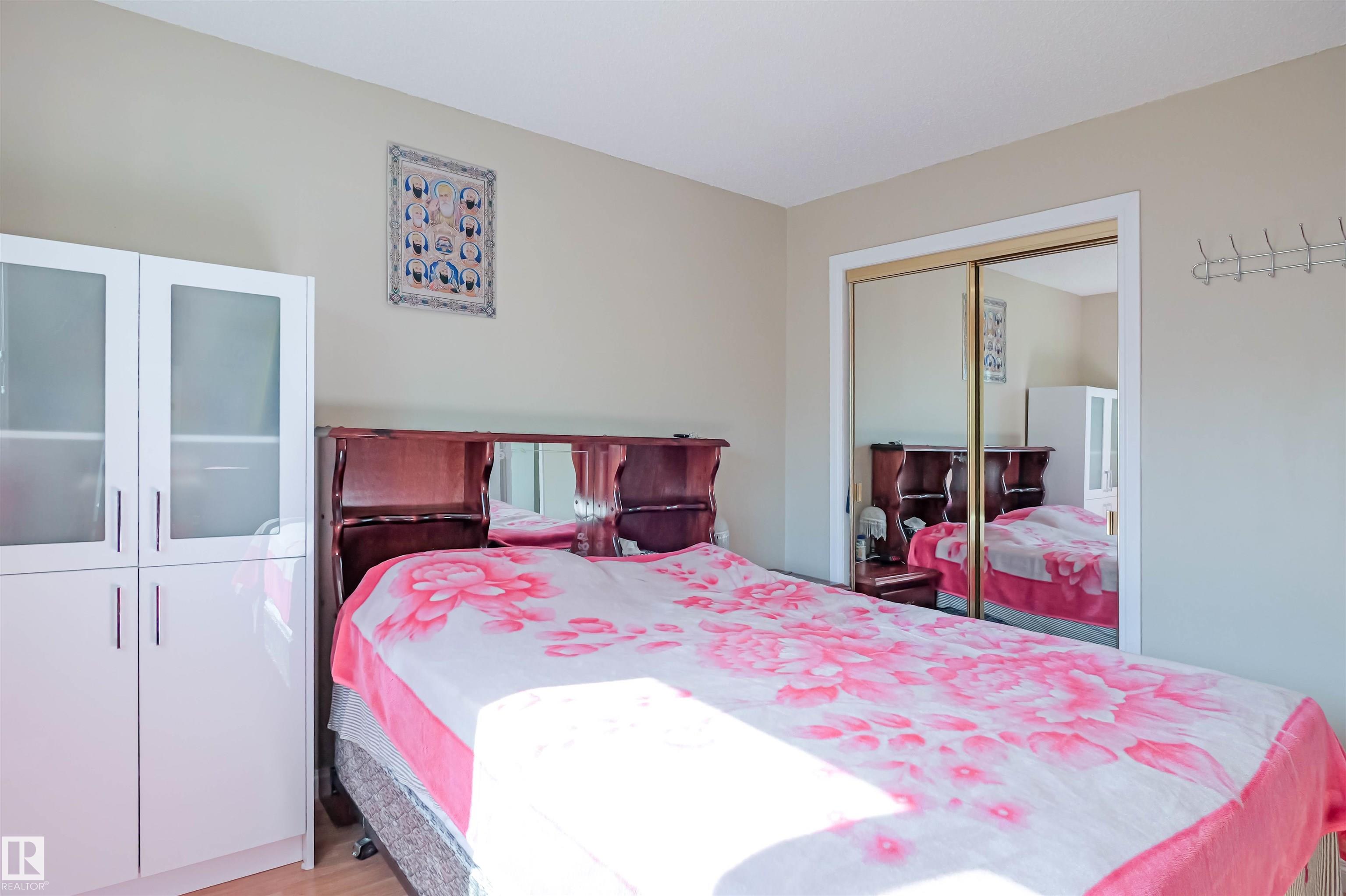 Photo 9 at 4010 18 Avenue NW, Daly Grove, Edmonton