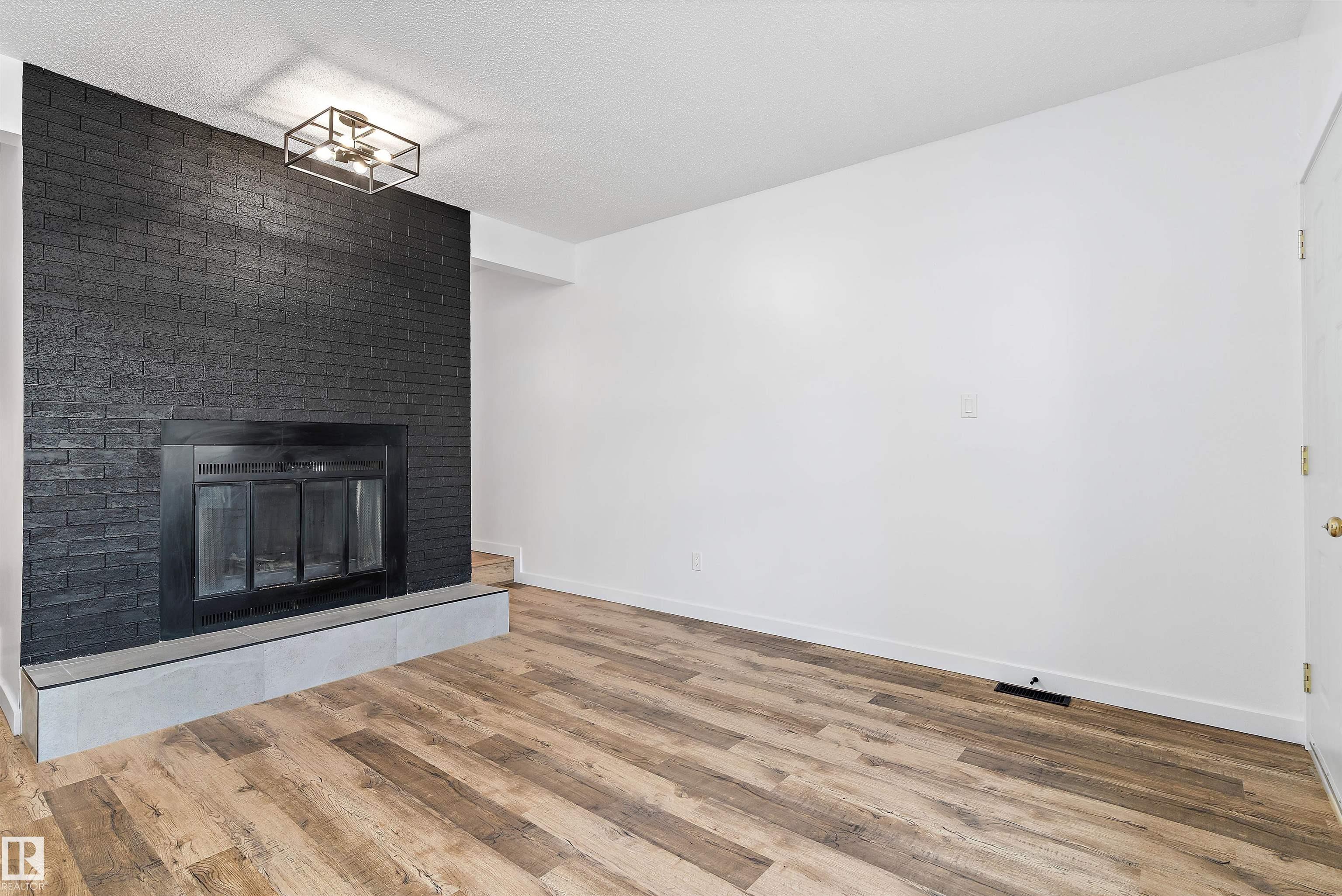 Photo 12 at 13 - 7604 29 Avenue NW, Kameyosek, Edmonton